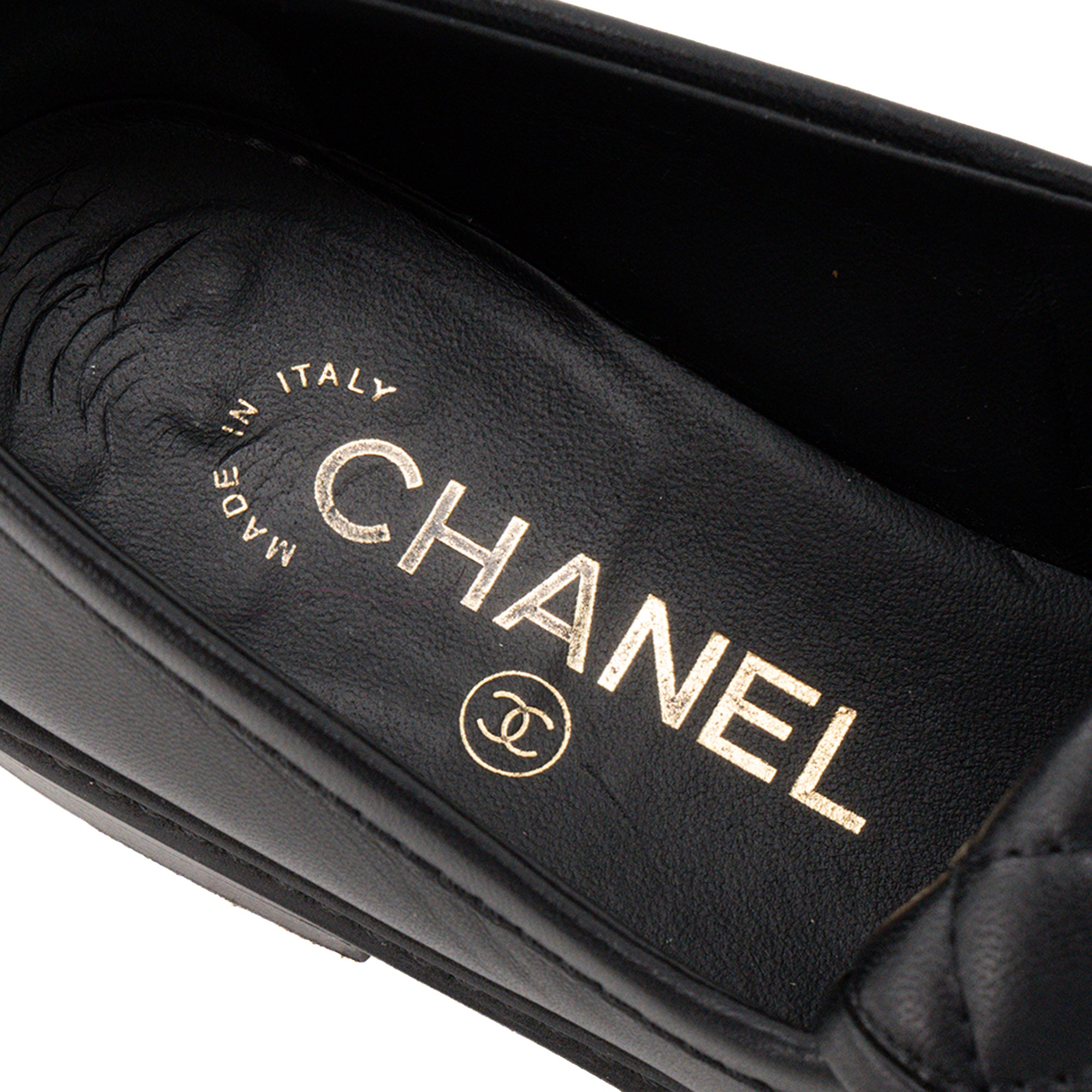 CHANEL - Mocassins Chanel en cuir lisse noir (T36)
