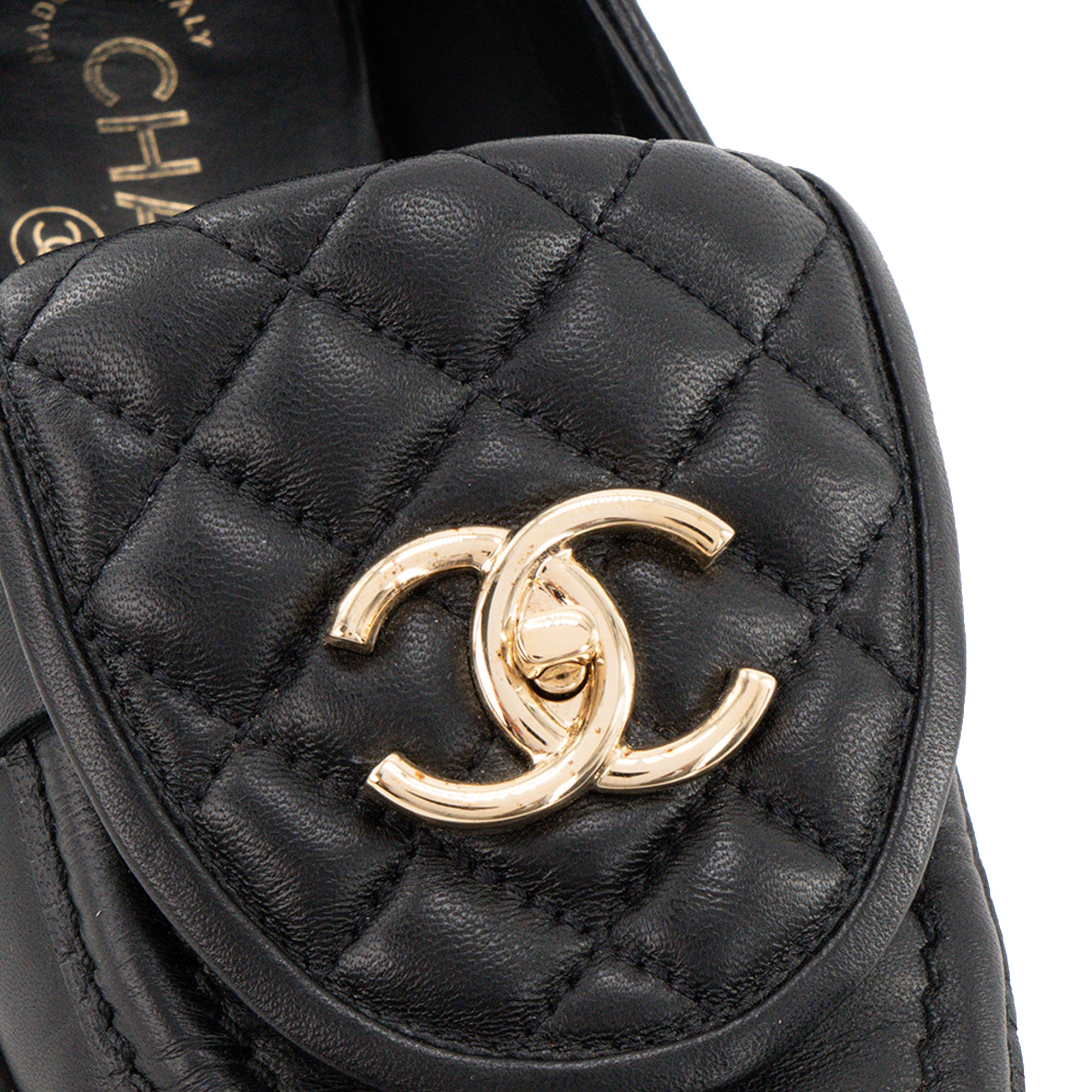 CHANEL - Mocassins Chanel en cuir lisse noir (T36)