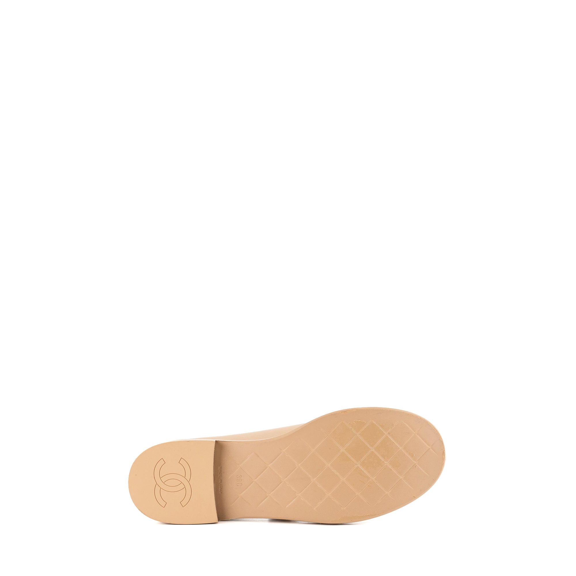 CHANEL - Mocassins CC Turnlock Chanel en cuir lisse beige (T39)