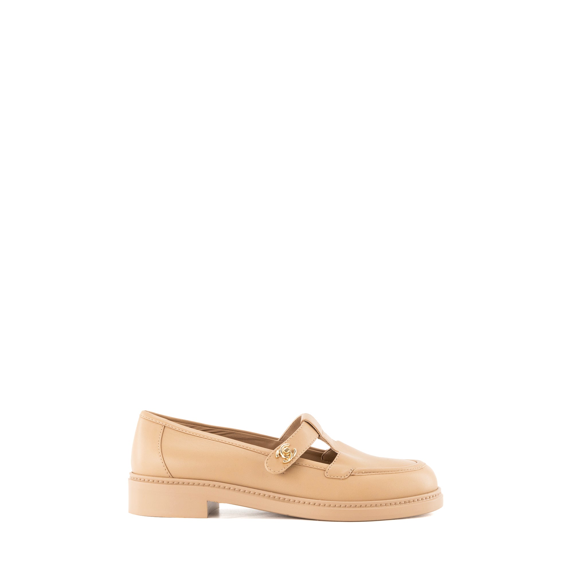 CHANEL - Mocassins CC Turnlock Chanel en cuir lisse beige (T39)