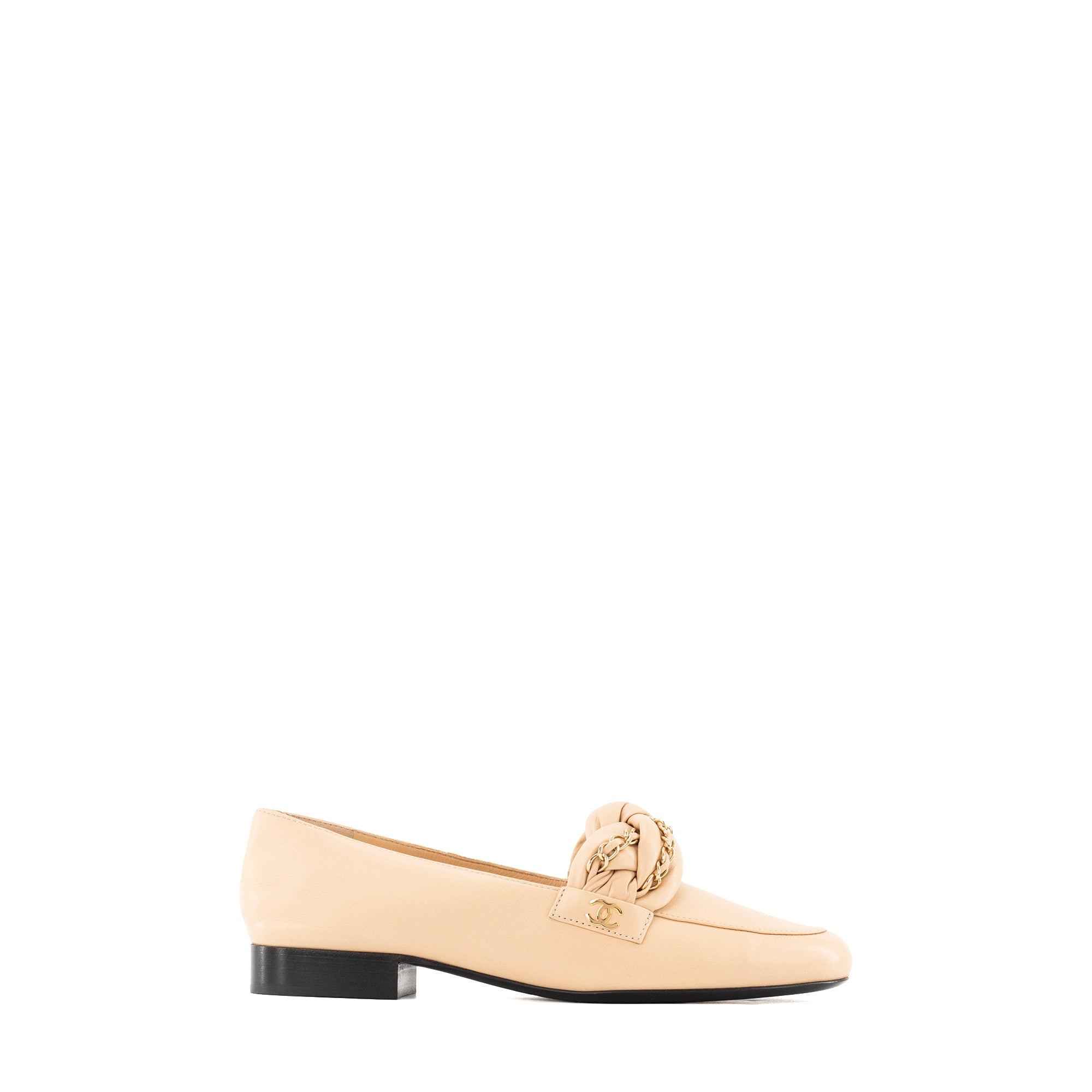 CHANEL - Mocassins Loafers Chanel en cuir lisse beige (T38)