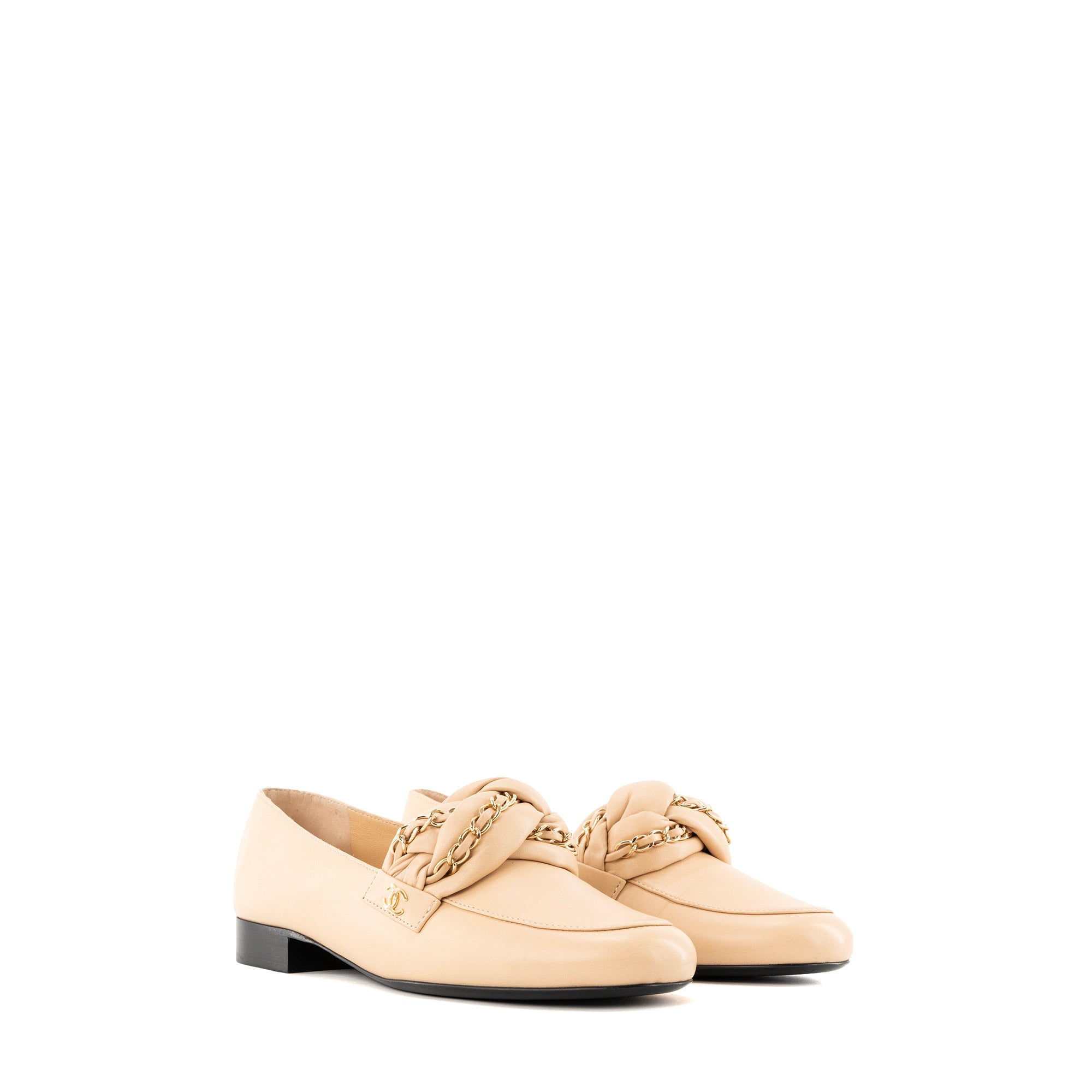 CHANEL - Mocassins Loafers Chanel en cuir lisse beige (T38)