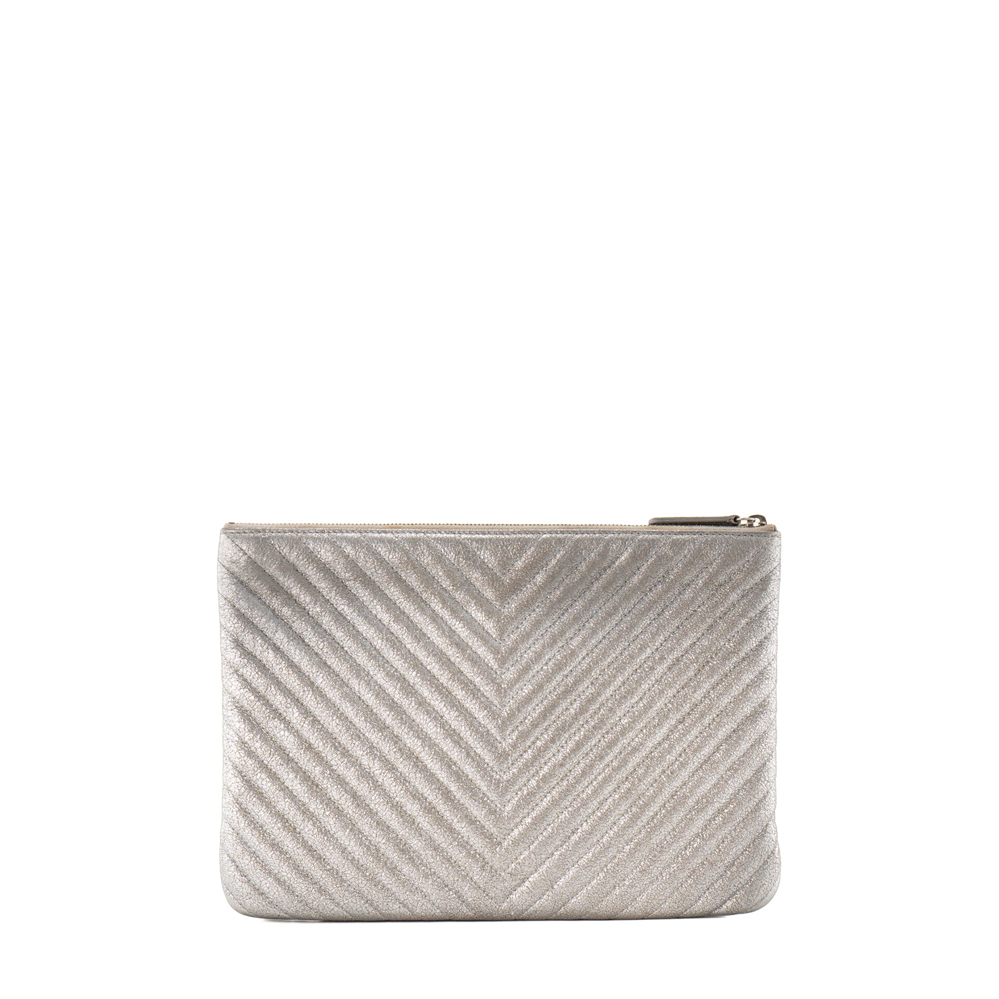 CHANEL - Pochette CC Chanel en cuir argenté