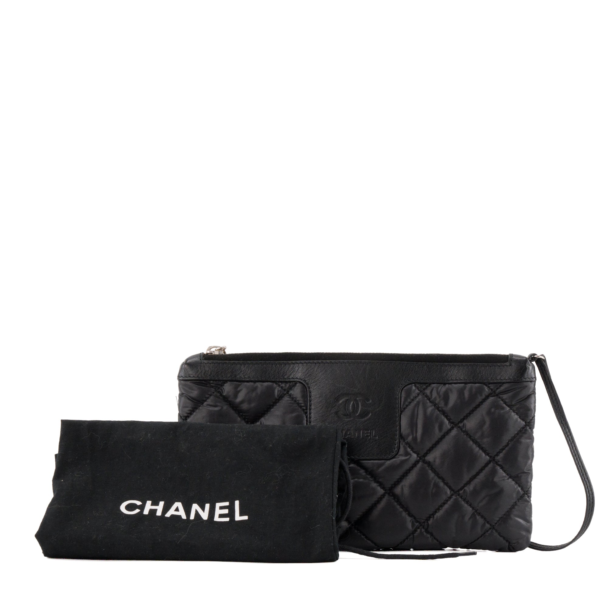 CHANEL - Pochette Cocoon Chanel en nylon et cuir noir