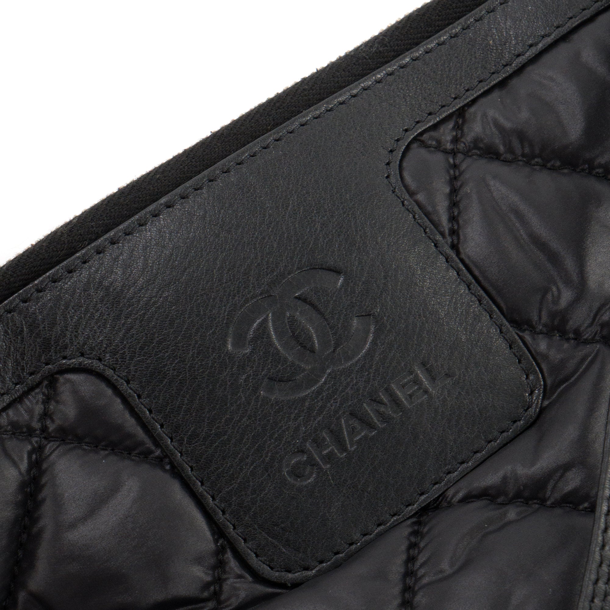 CHANEL - Pochette Cocoon Chanel en nylon et cuir noir