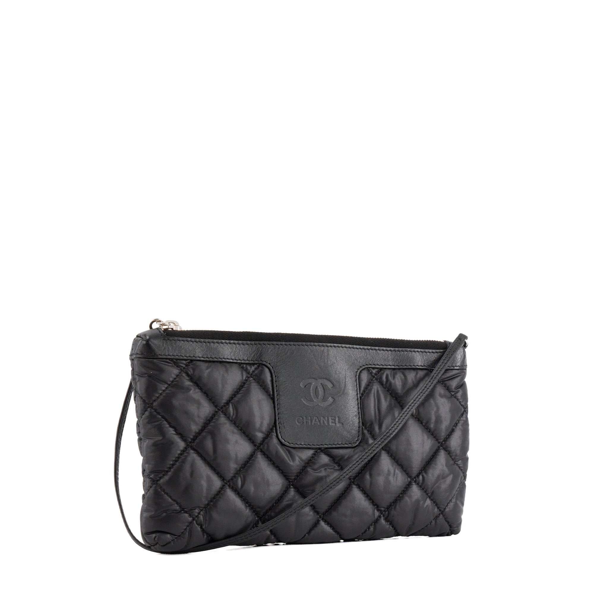 CHANEL - Pochette Cocoon Chanel en nylon et cuir noir