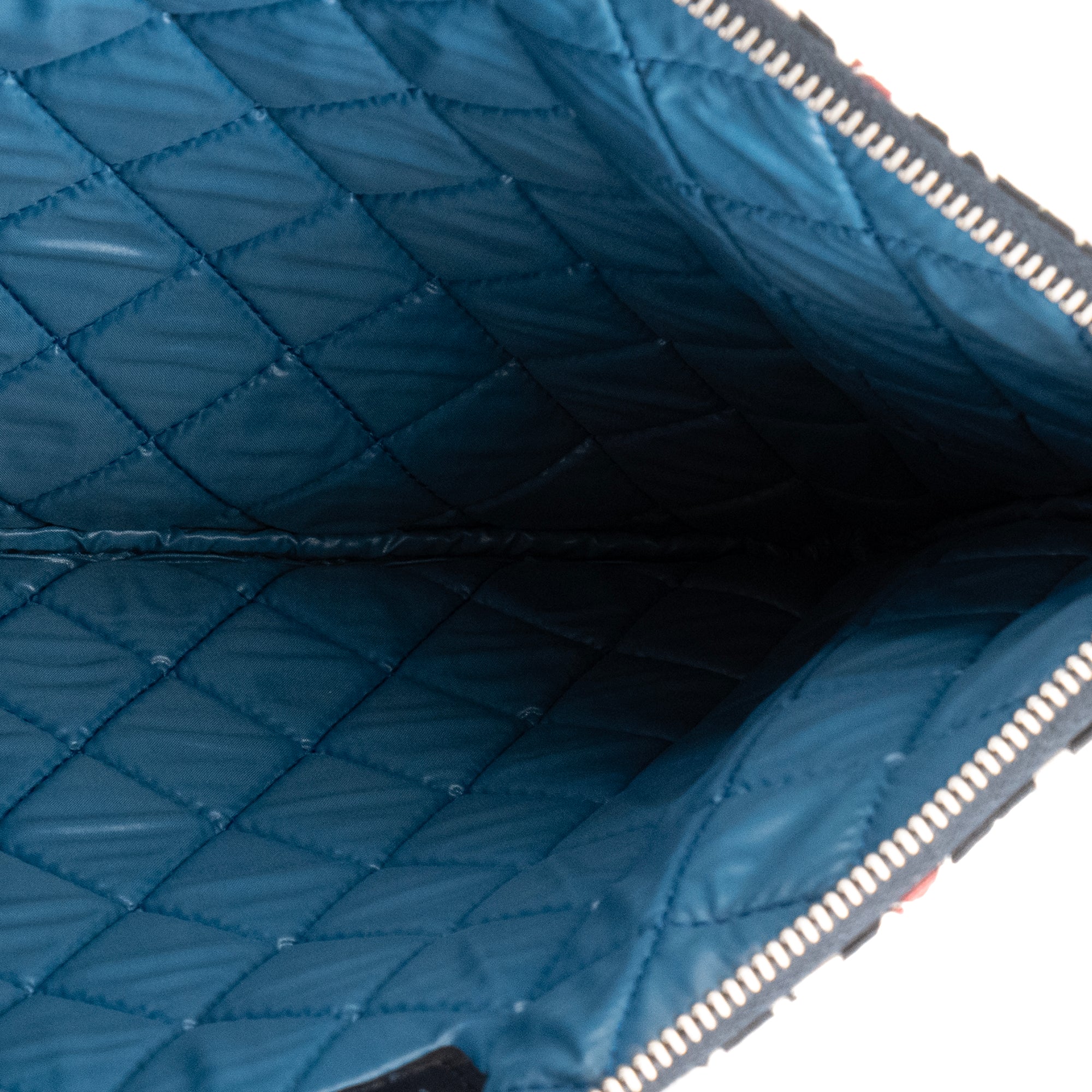 CHANEL - Pochette Paris Dubaï Chanel en toile multicolore