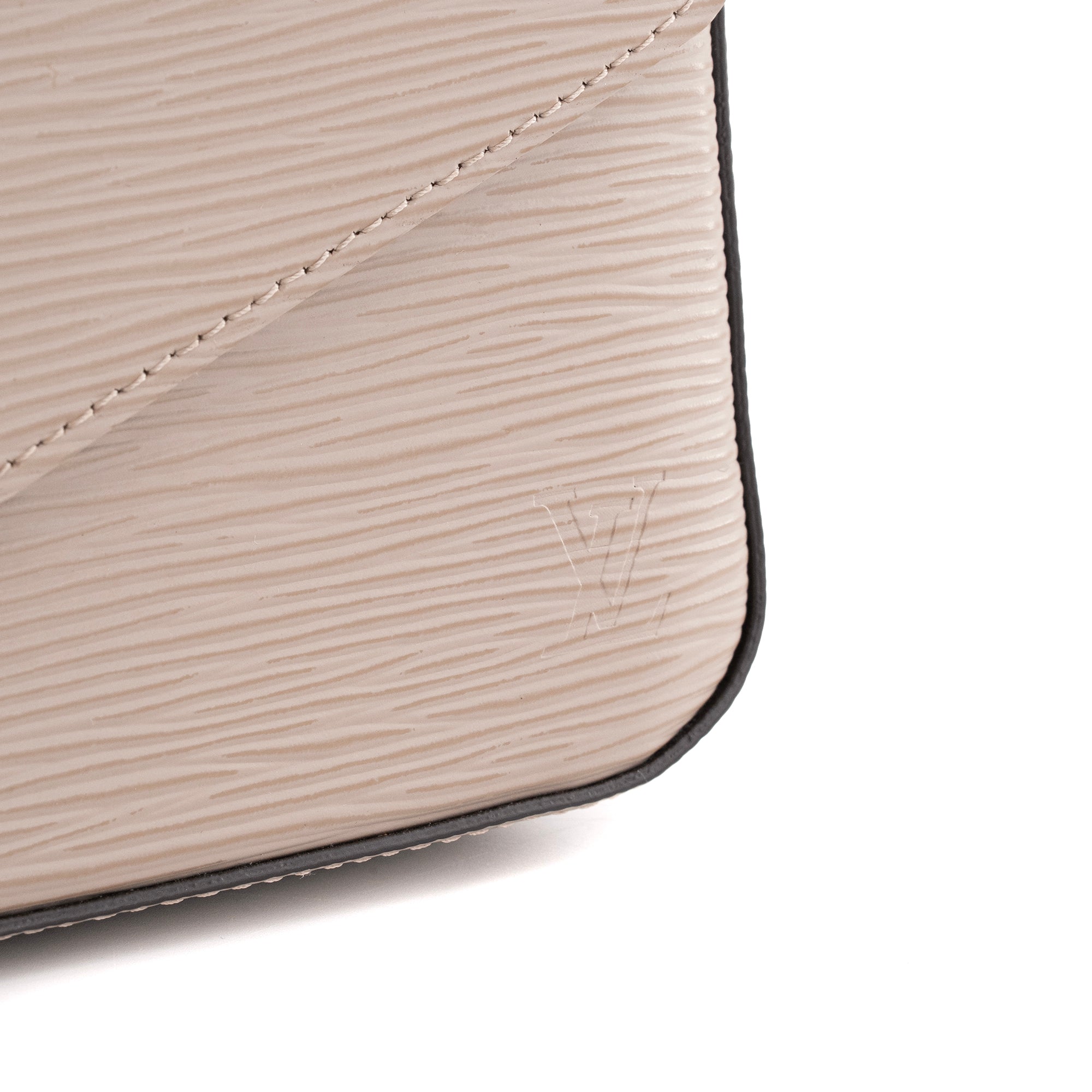 LOUIS VUITTON - Pochette Félicie Louis Vuitton en cuir épi gris