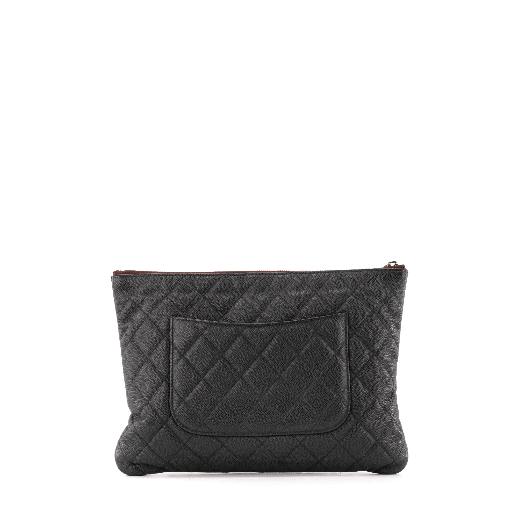 CHANEL - Pochette zippée Classique Chanel en cuir grainé noir