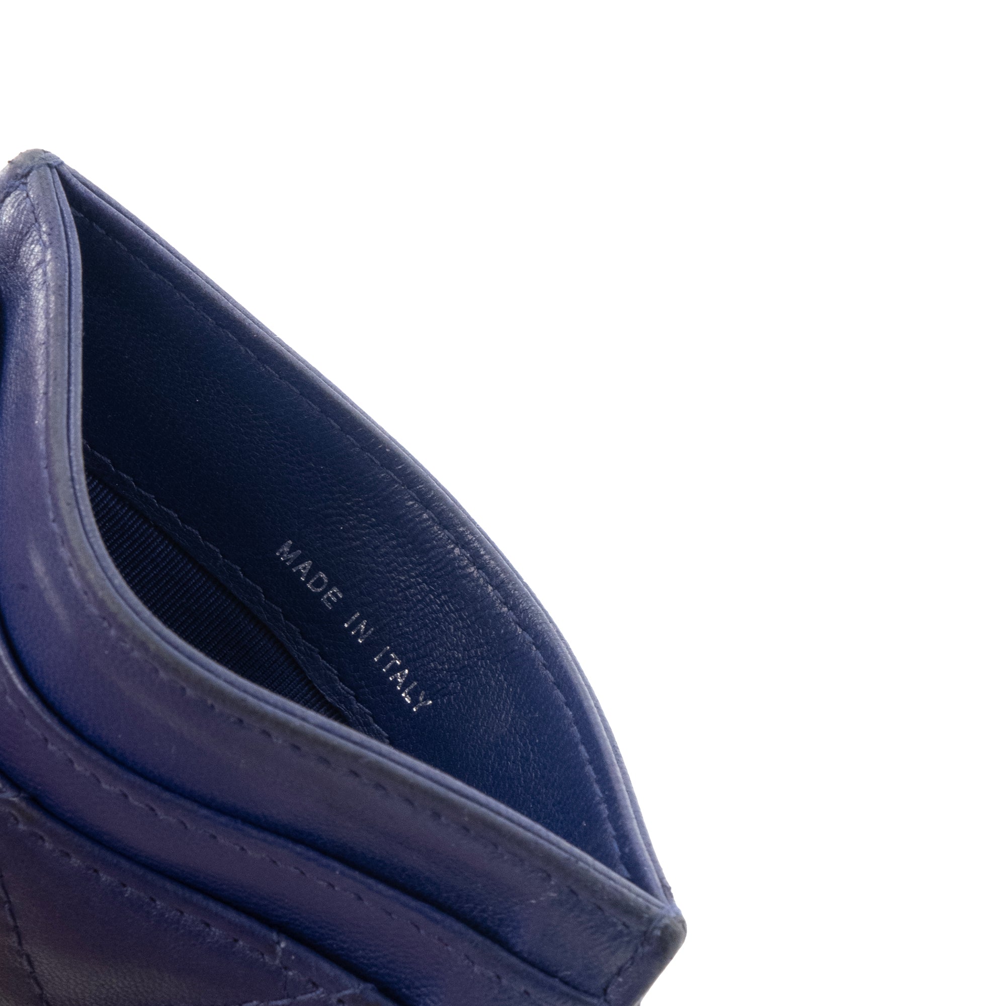 CHANEL - Porte cartes Chanel en cuir matelassé lisse bleu marine édition limitée