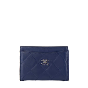 CHANEL - Porte cartes Chanel en cuir matelassé lisse bleu marine édition limitée