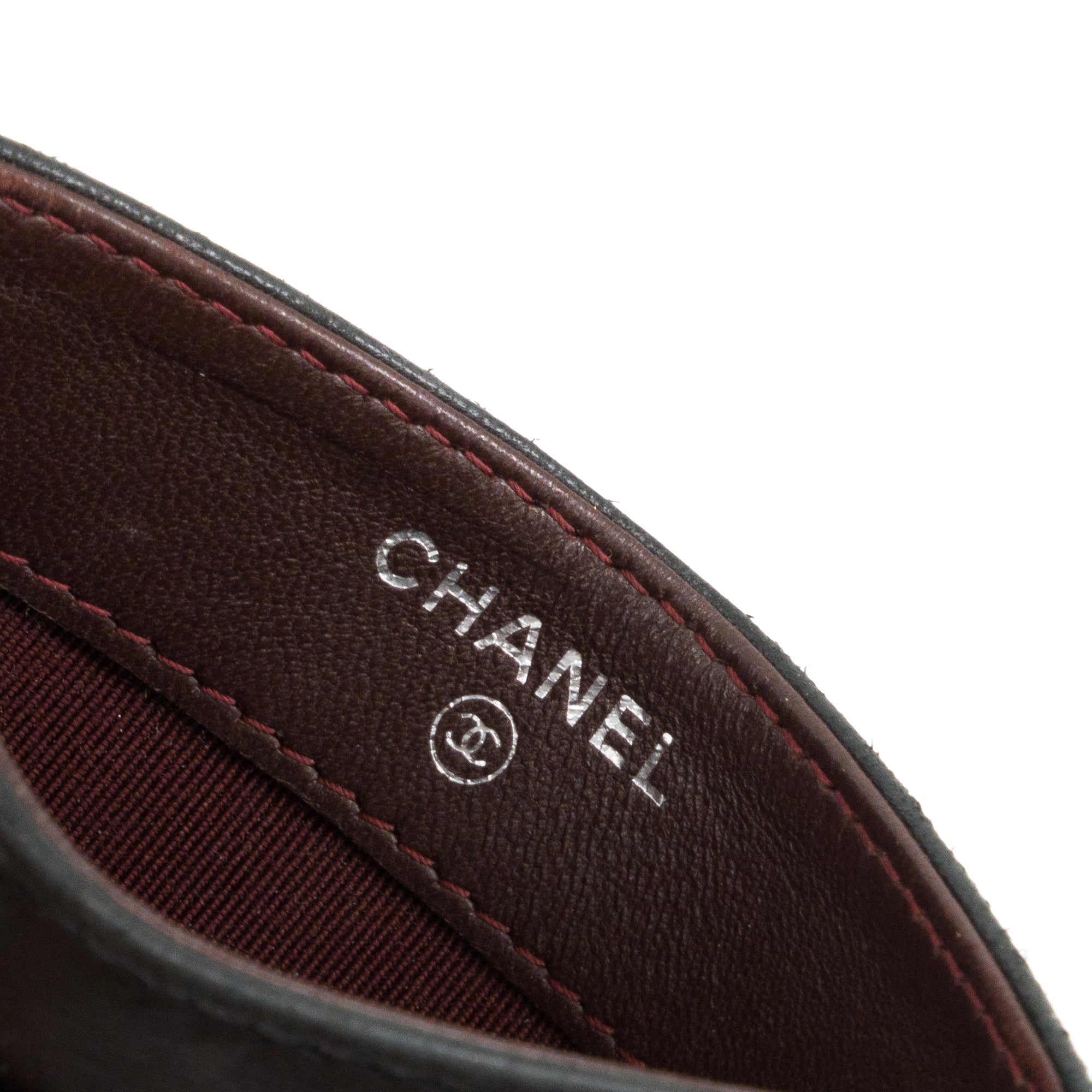 CHANEL - Porte cartes Classique/Timeless Chanel en cuir lisse noir