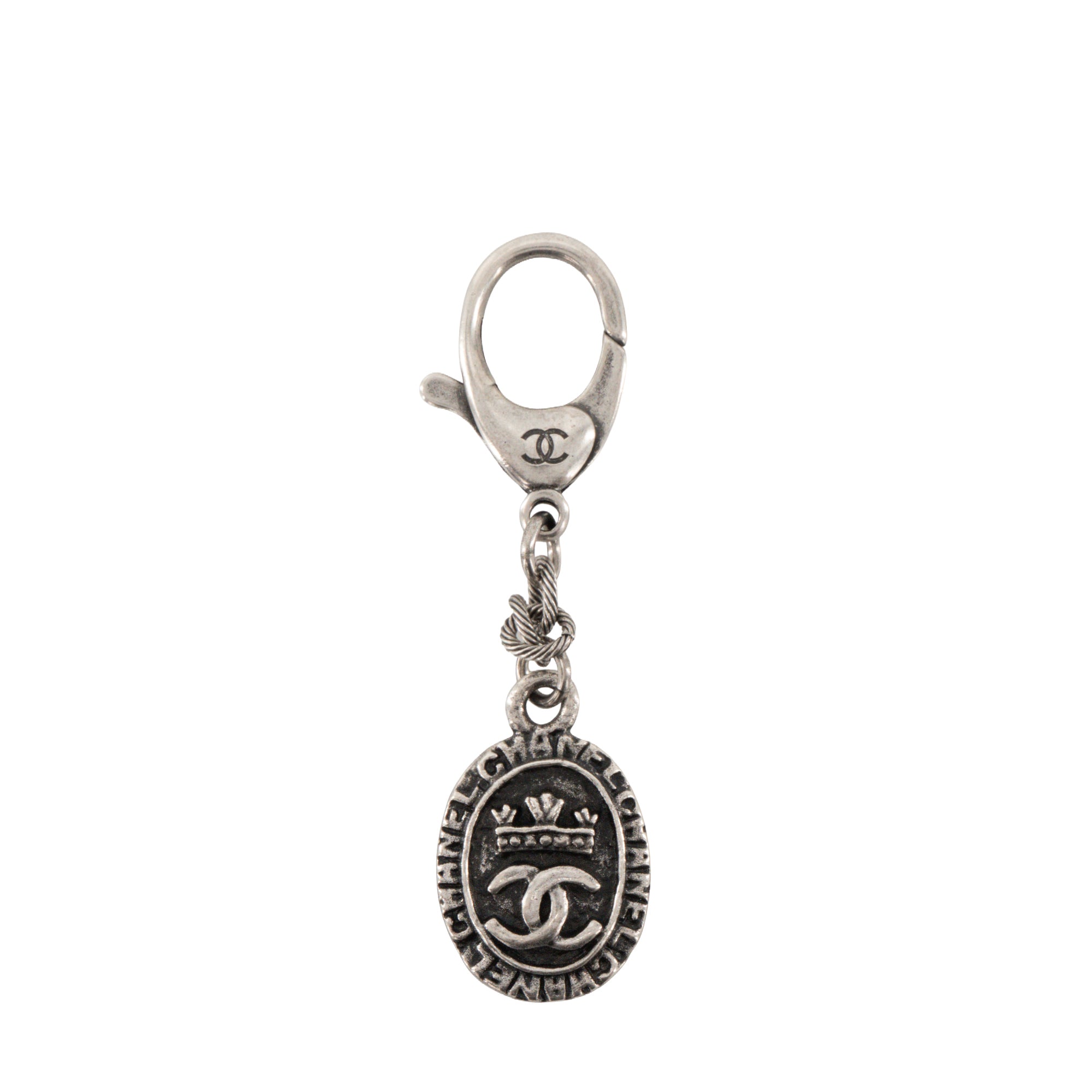 CHANEL - Porte clés Chanel en métal argent