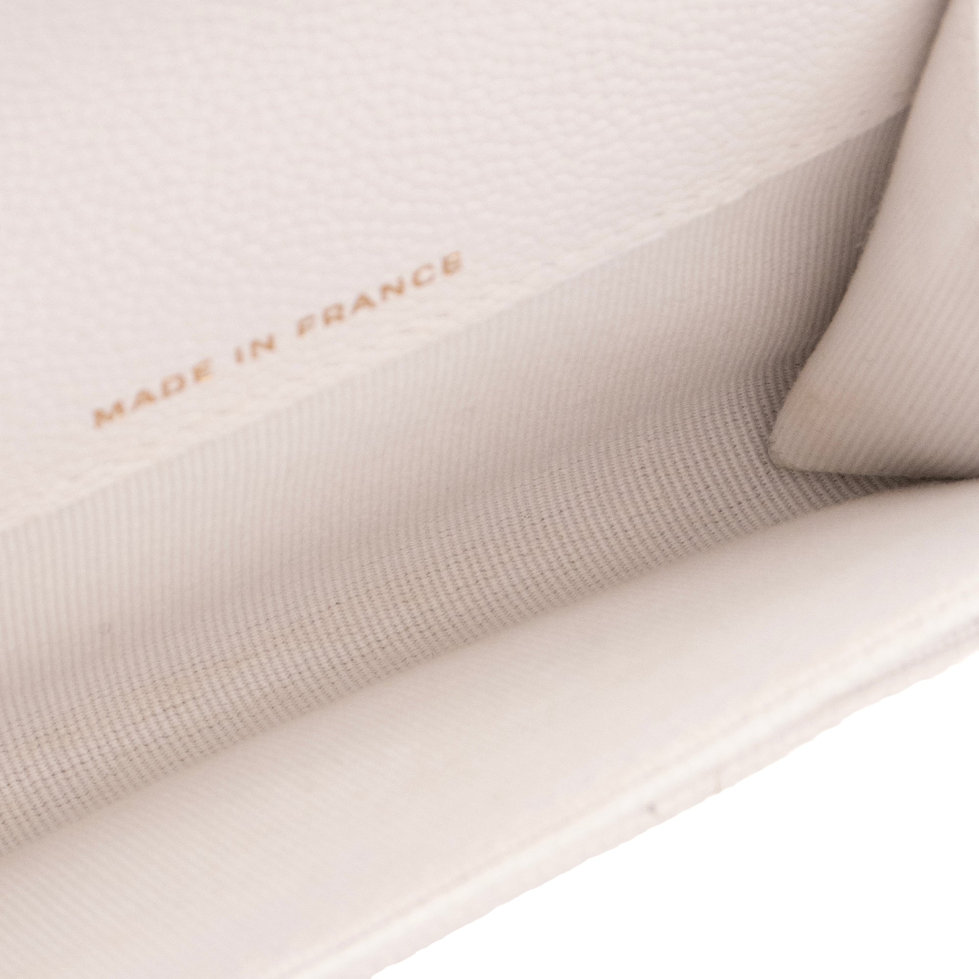 CHANEL - Porte-monnaie Classique/Timeless Chanel en cuir caviar blanc