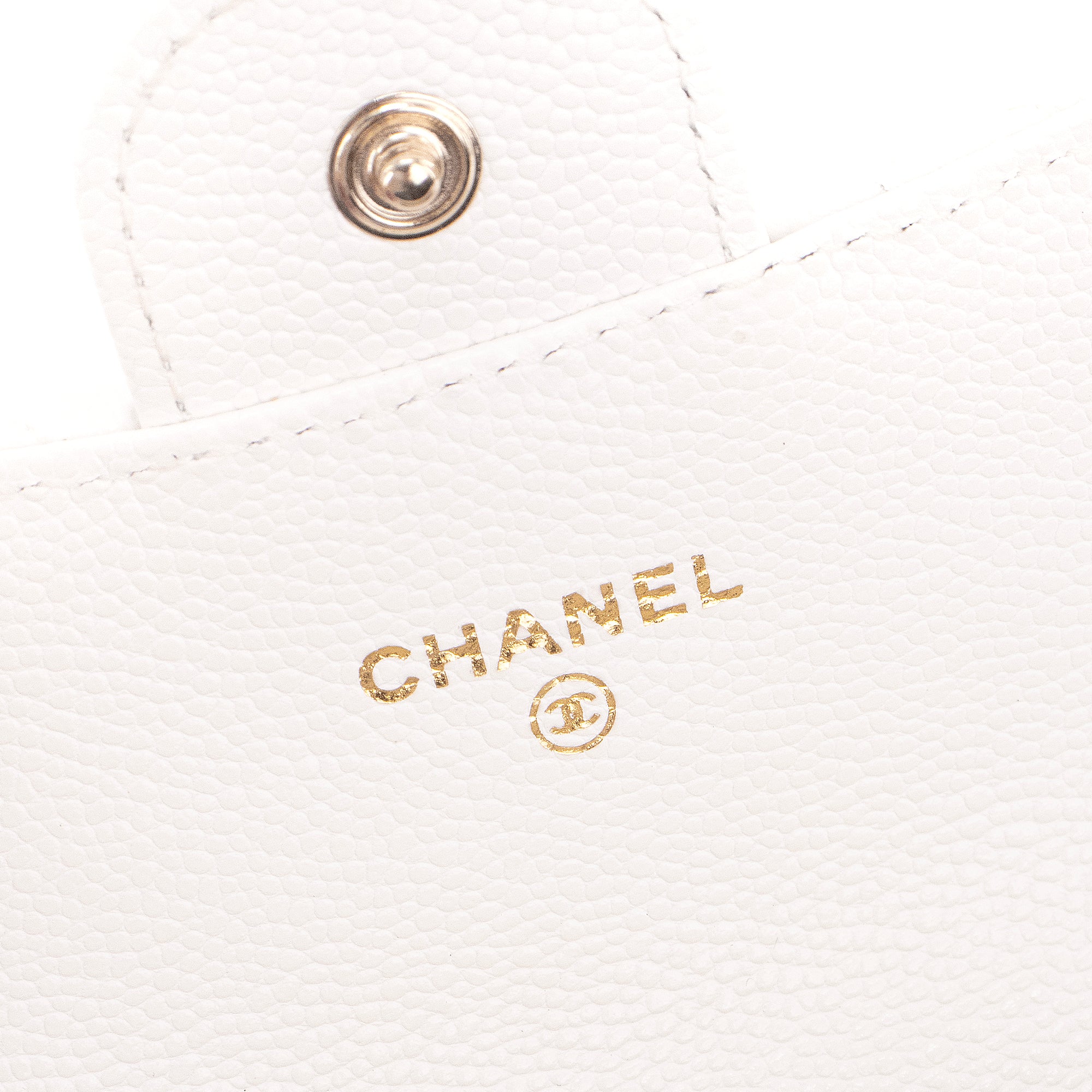 CHANEL - Porte-monnaie Classique/Timeless Chanel en cuir caviar blanc