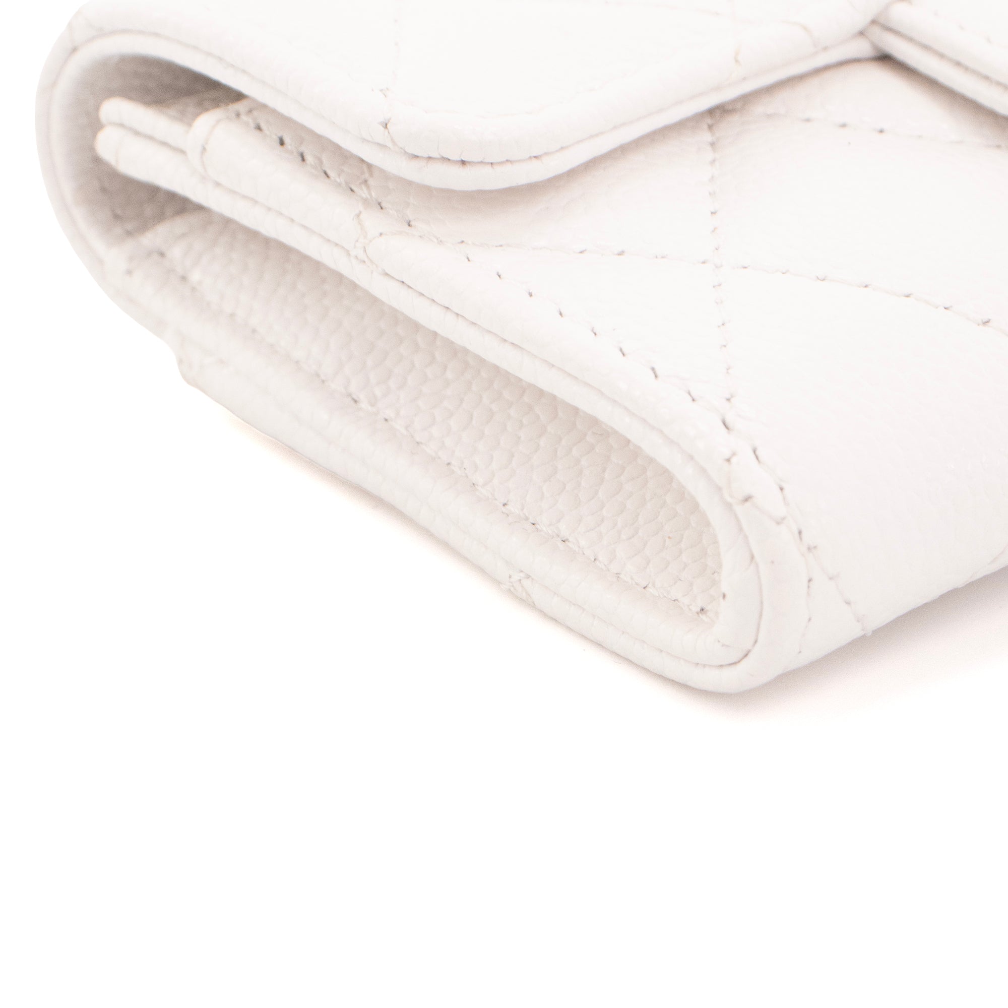 CHANEL - Porte-monnaie Classique/Timeless Chanel en cuir caviar blanc