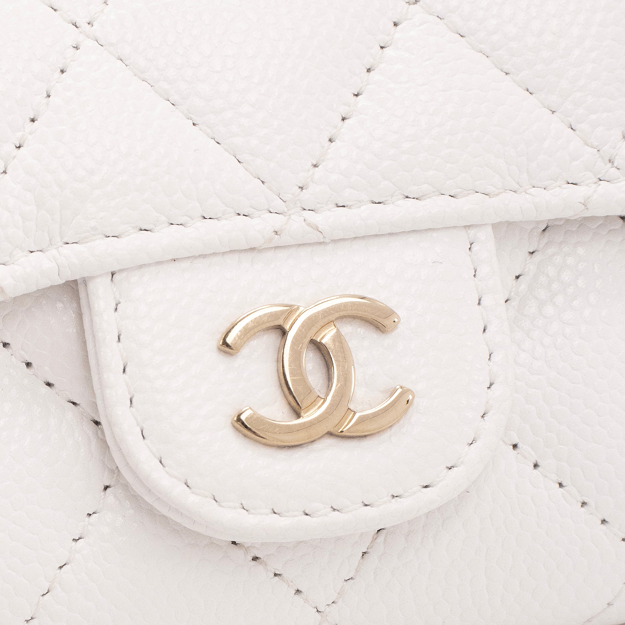 CHANEL - Porte-monnaie Classique/Timeless Chanel en cuir caviar blanc