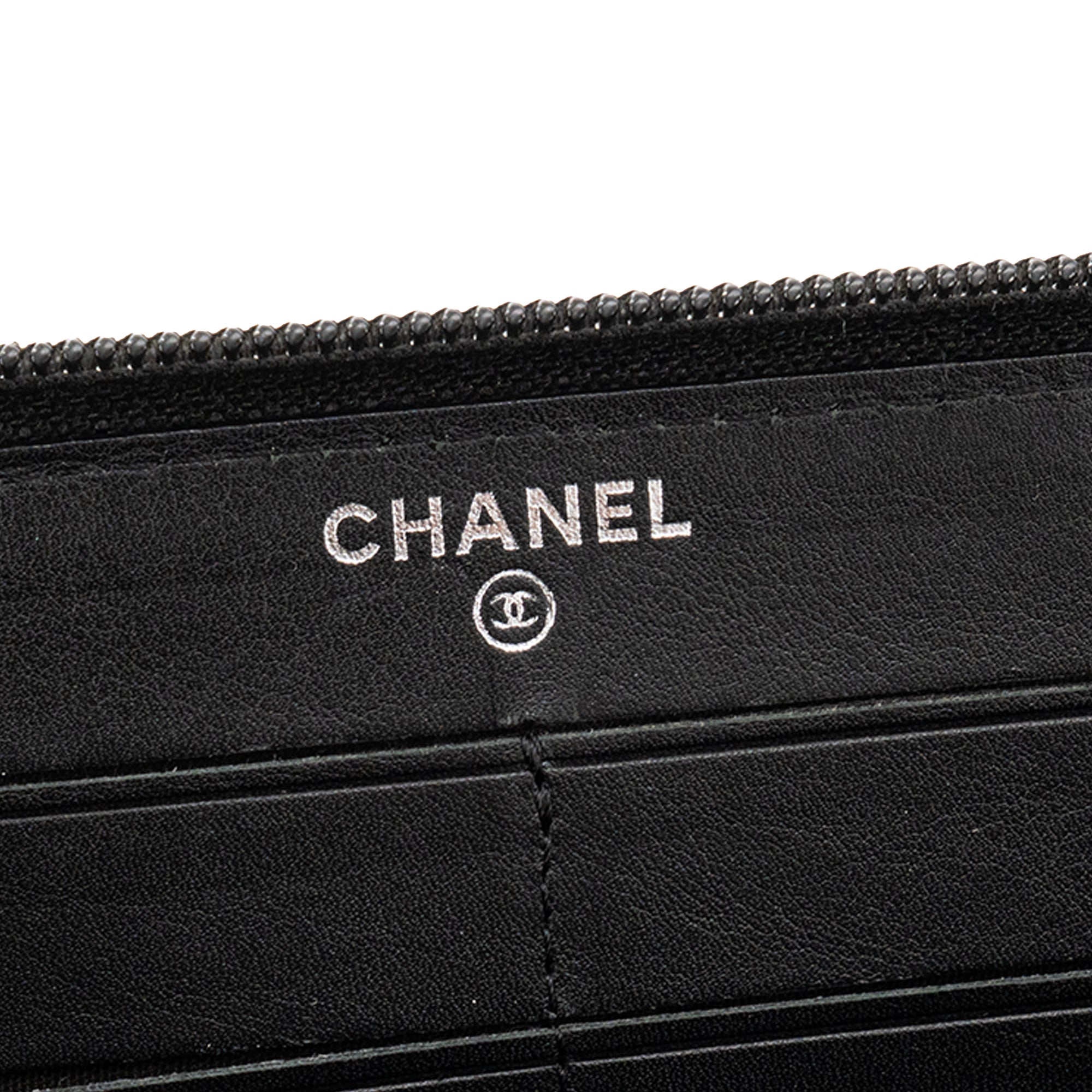 CHANEL - Portefeuille CC Chanel en cuir caviar noir