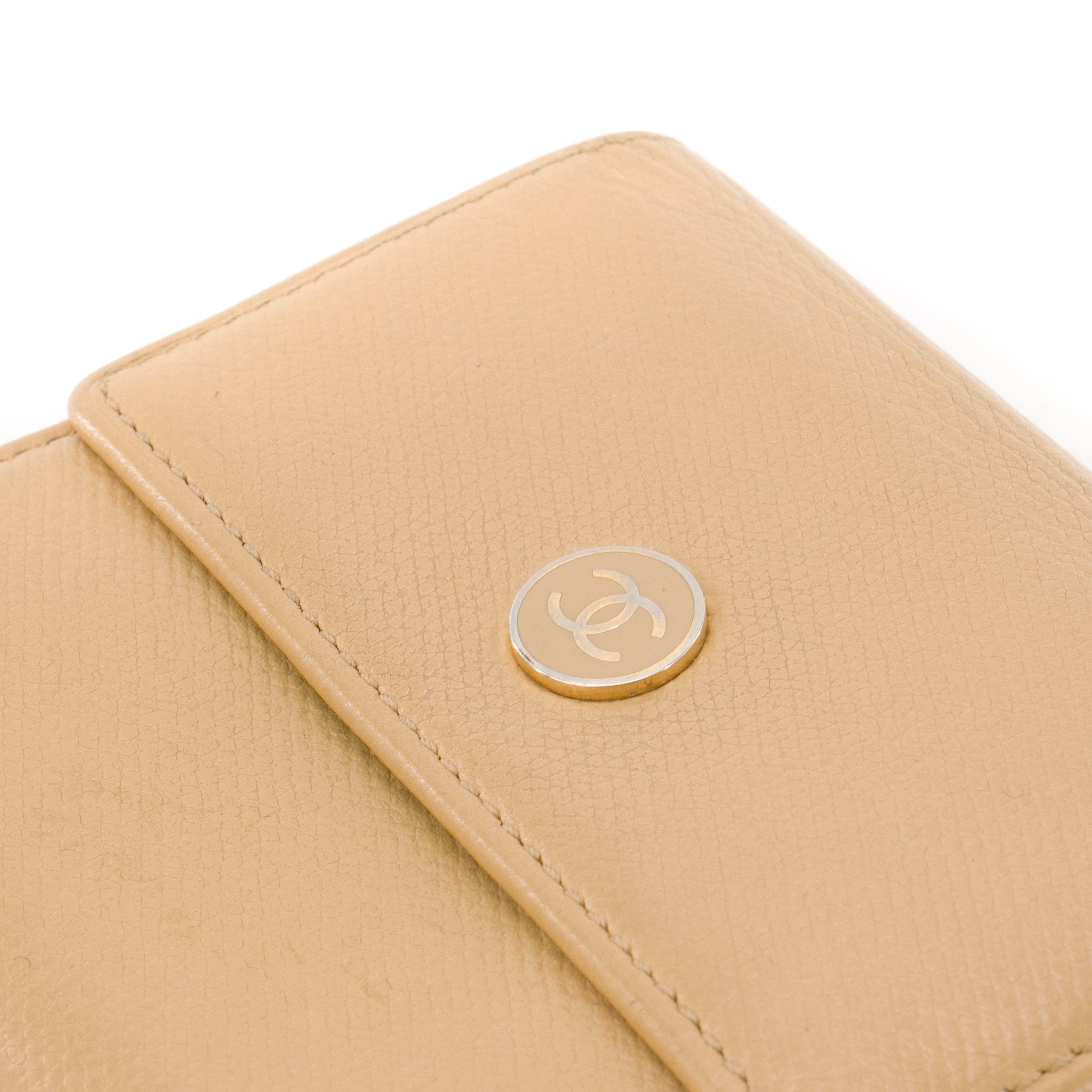 CHANEL - Portefeuille Chanel en cuir grainé beige vintage