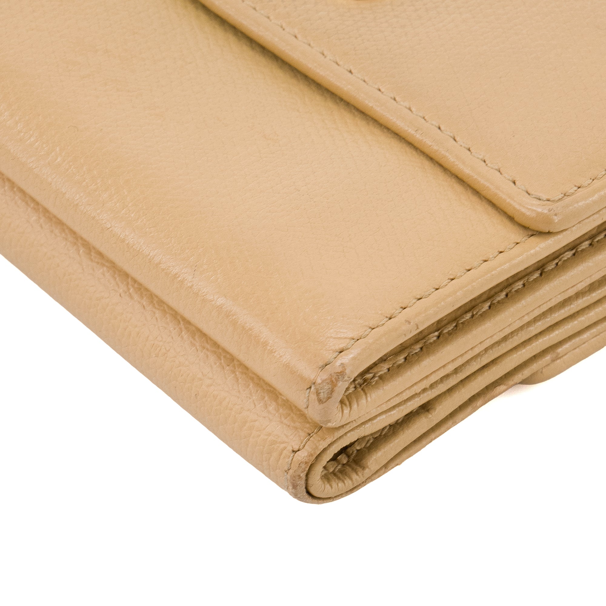 CHANEL - Portefeuille Chanel en cuir grainé beige vintage