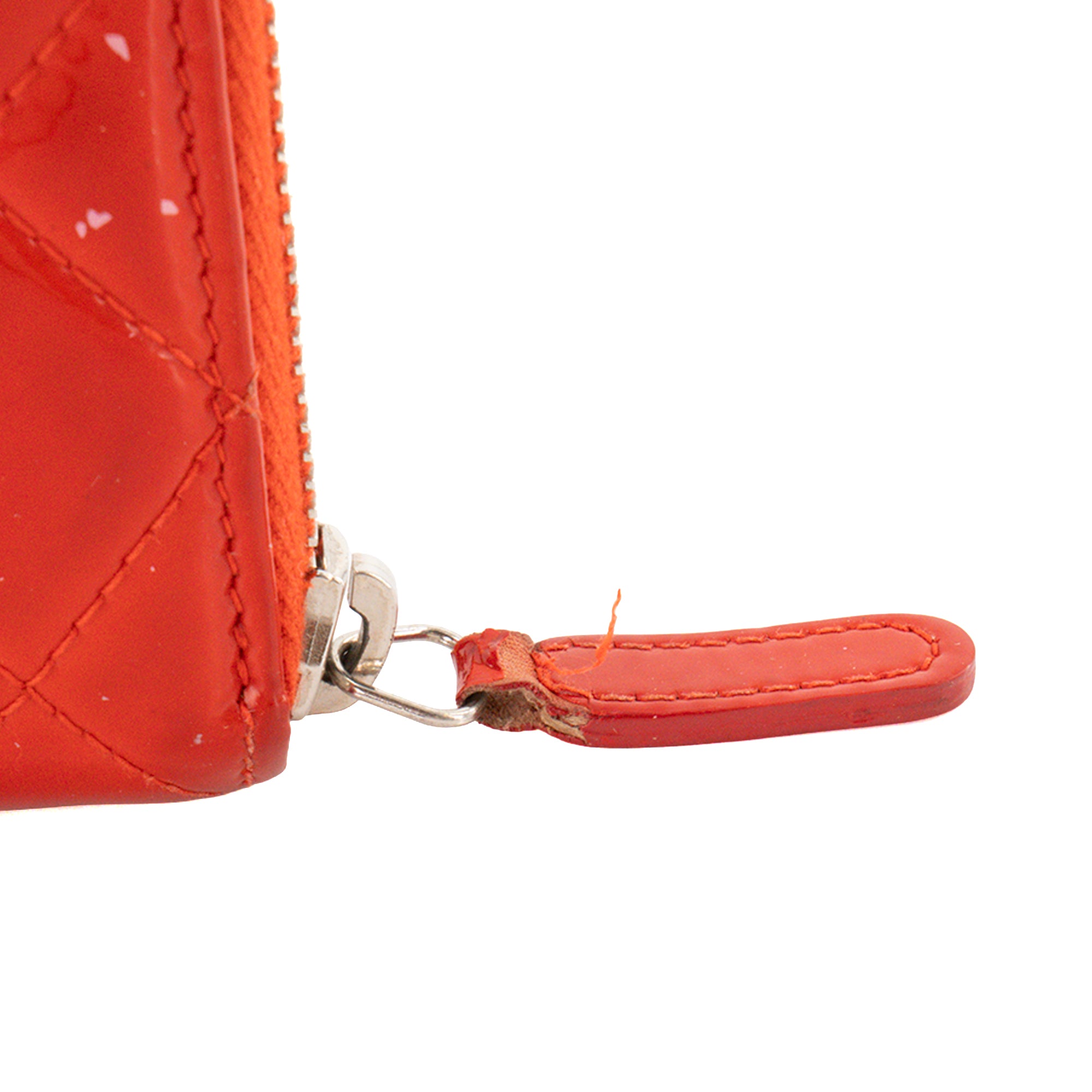 CHANEL - Portefeuille long Classique/Timeless Chanel en cuir verni rouge