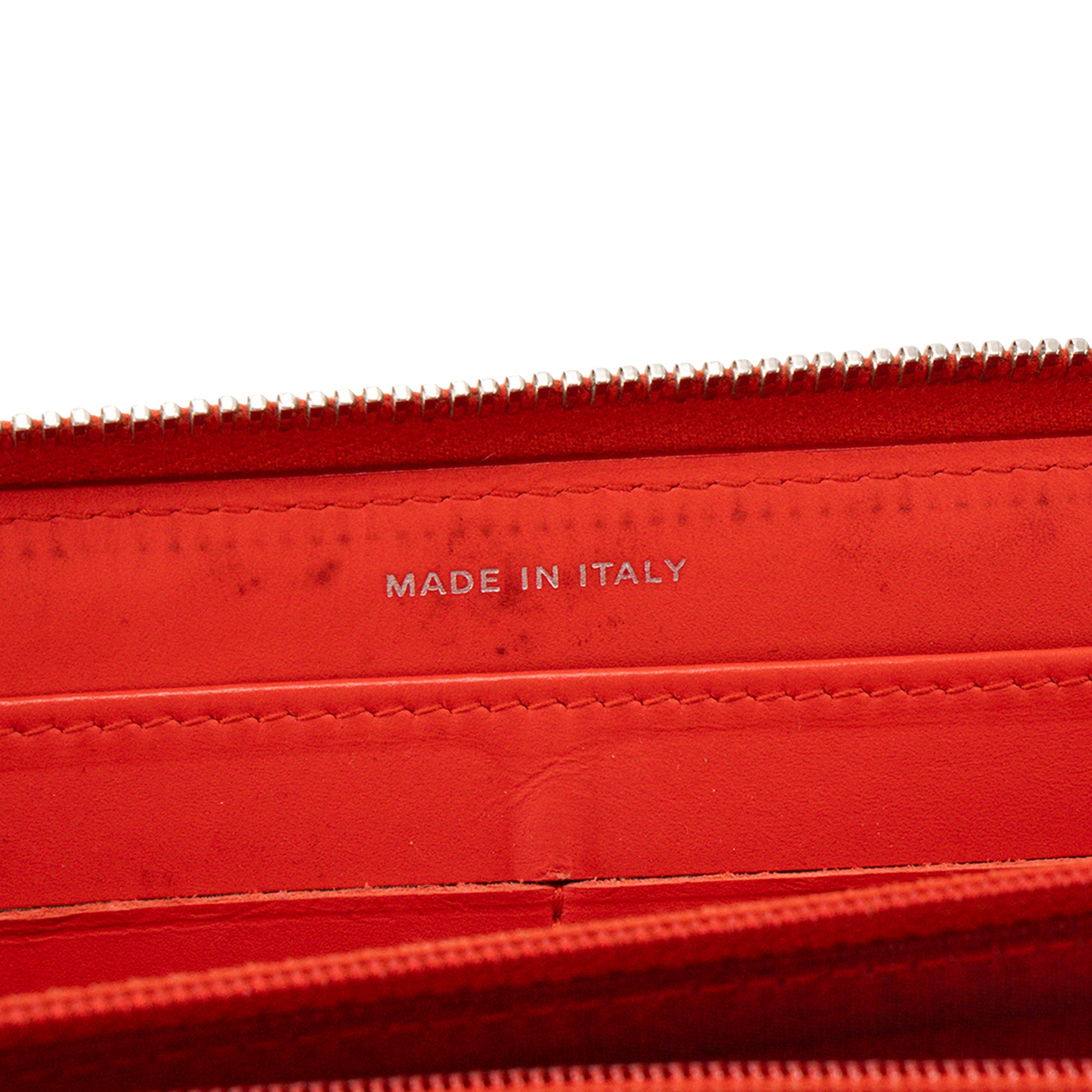 CHANEL - Portefeuille long Classique/Timeless Chanel en cuir verni rouge