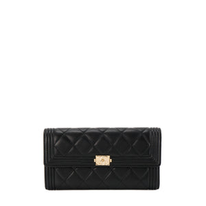 CHANEL - Portefeuille long Boy Chanel en cuir lisse noir