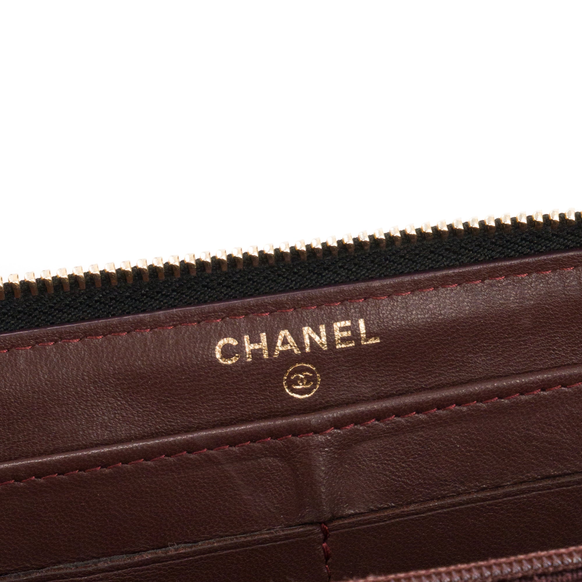 CHANEL - Portefeuille long Classique/Timeless Chanel en cuir lisse noir