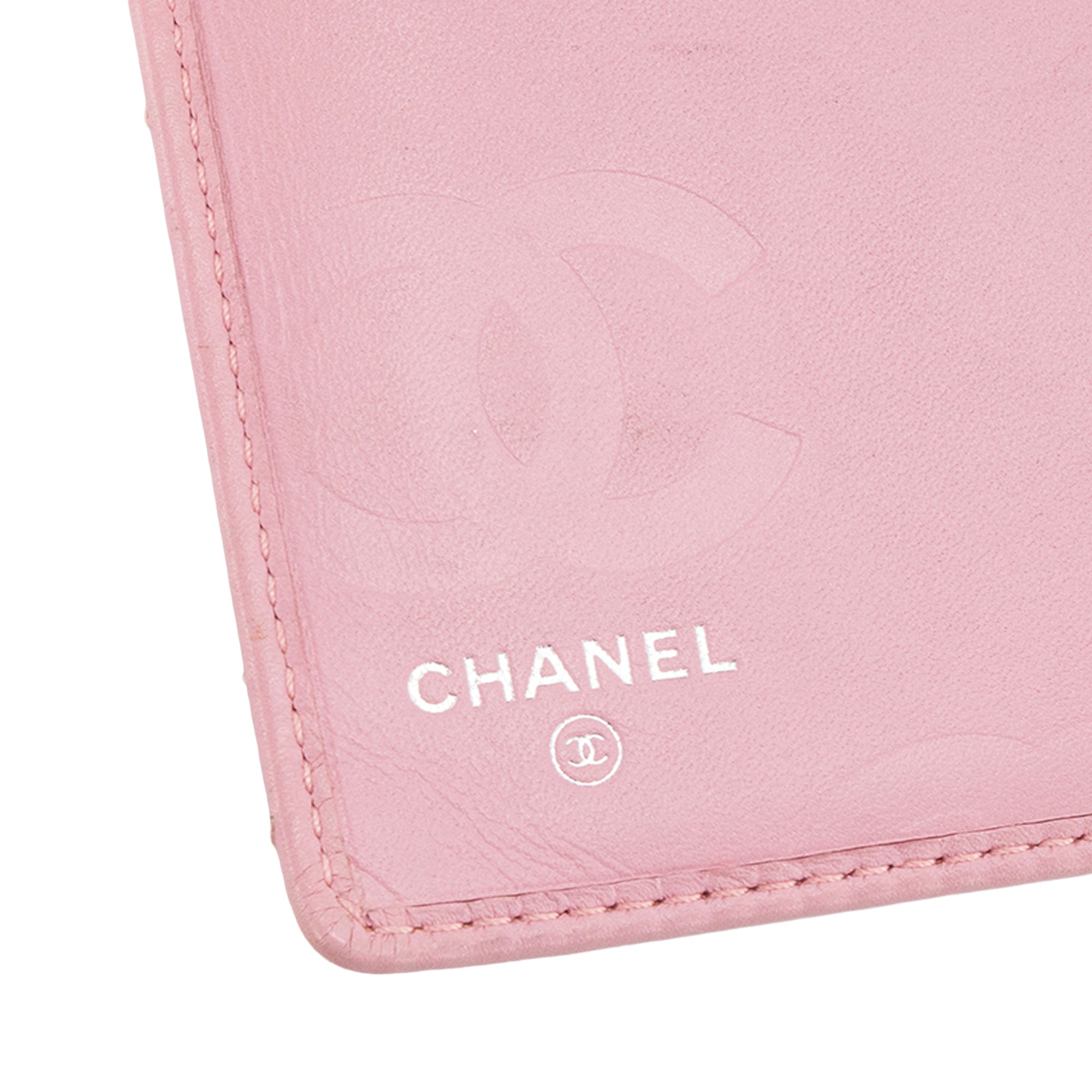CHANEL - Portefeuille Cambon Chanel en cuir lisse rose et noir