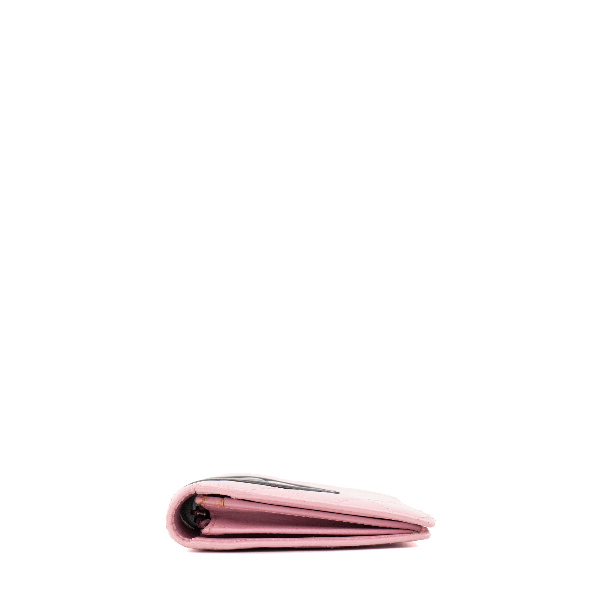 CHANEL - Portefeuille Cambon Chanel en cuir lisse rose et noir