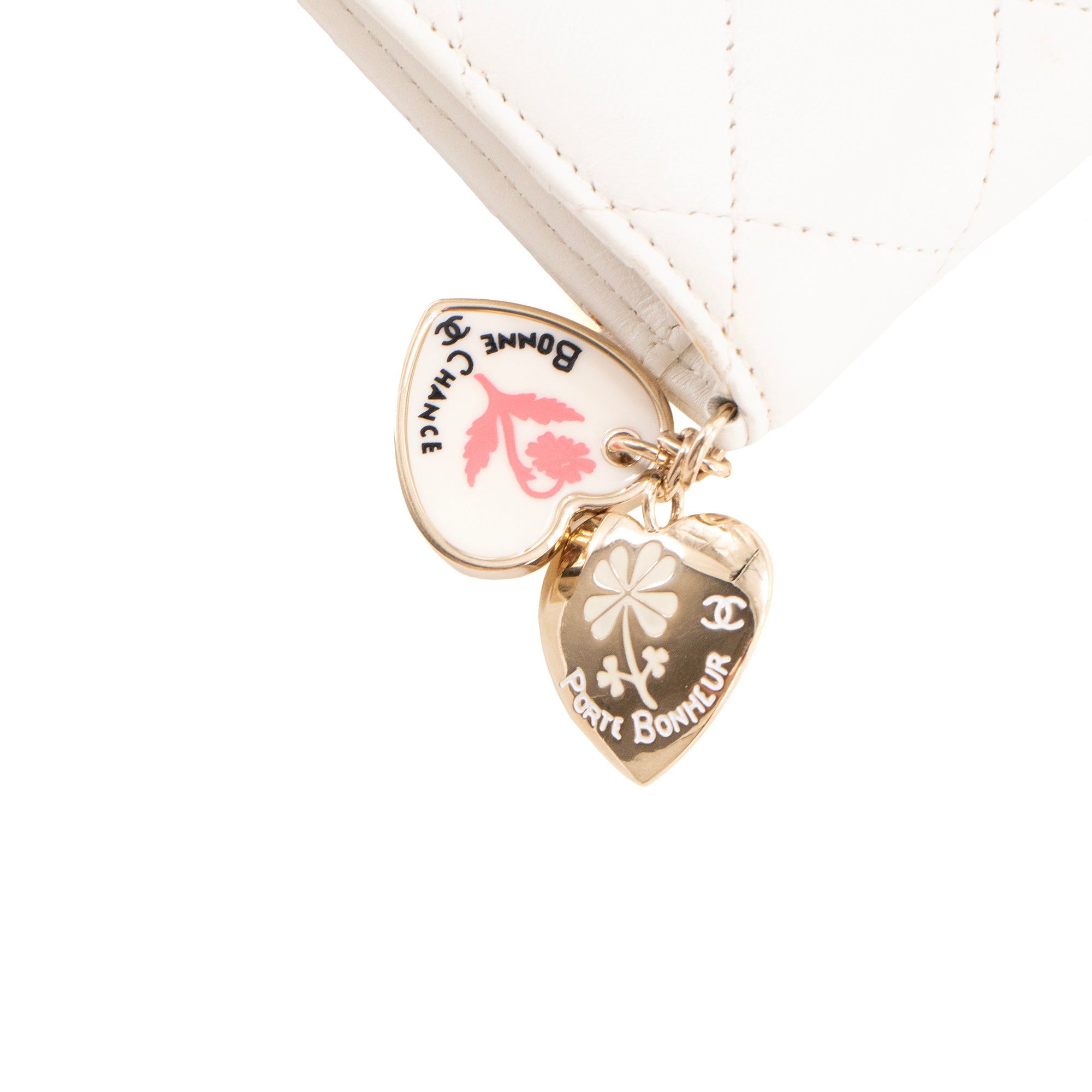 CHANEL - Portefeuille Valentine Chanel en cuir matelassé blanc édition limitée