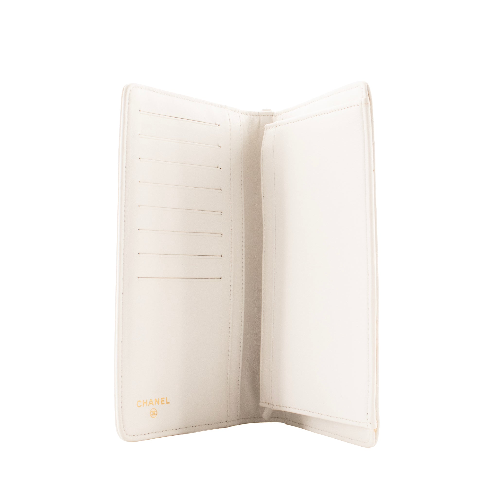 CHANEL - Portefeuille Valentine Chanel en cuir matelassé blanc édition limitée