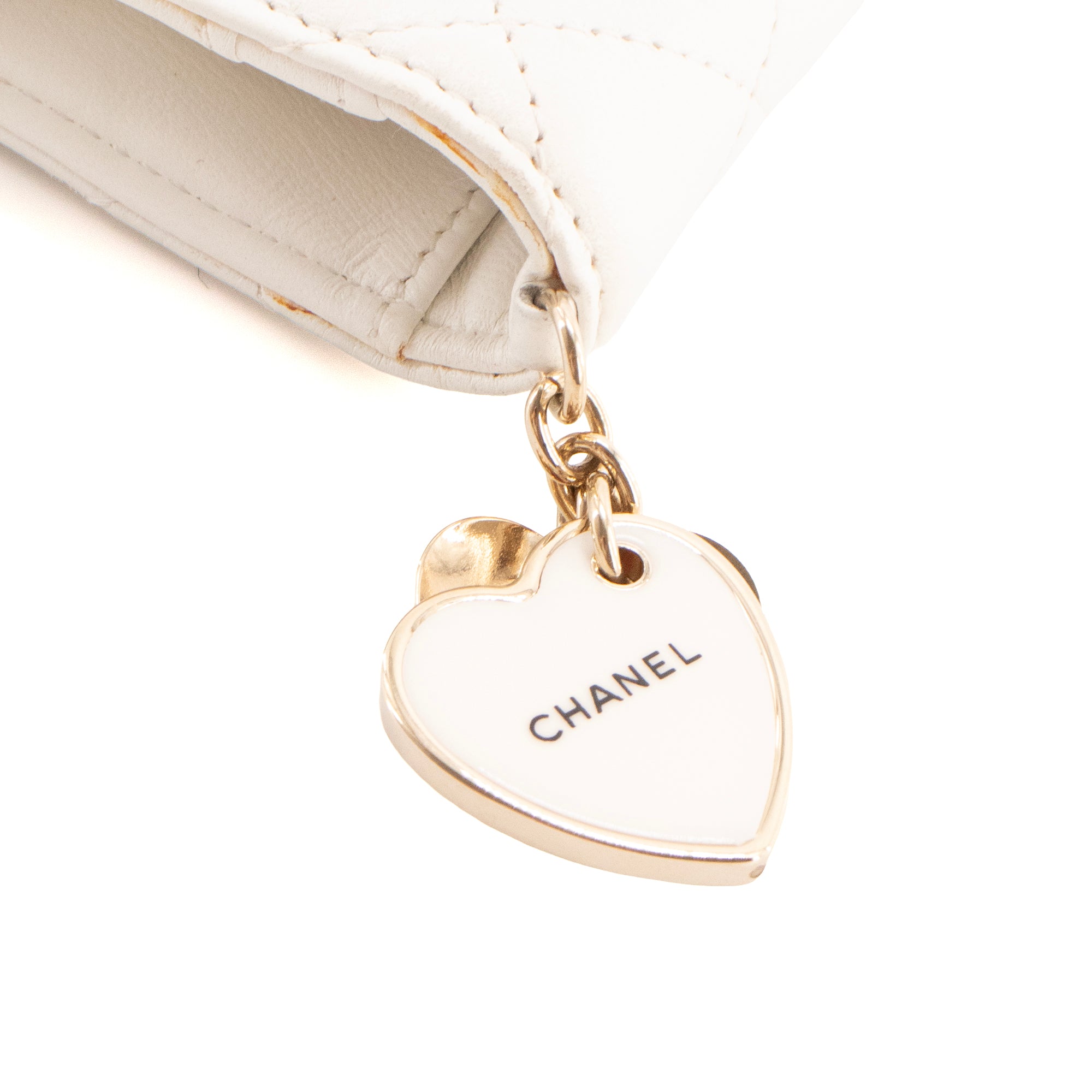 CHANEL - Portefeuille Valentine Chanel en cuir matelassé blanc édition limitée