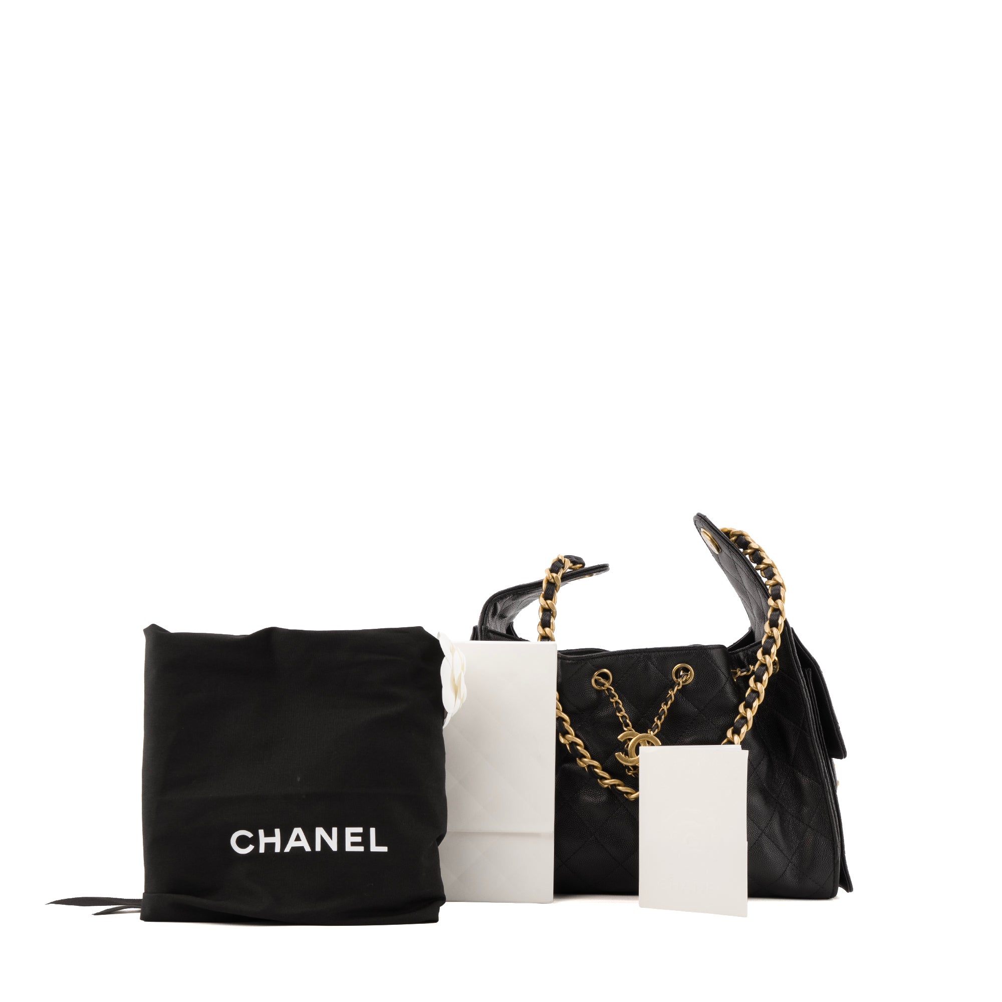 CHANEL - Sac à épaule Chanel 25 en cuir caviar noir