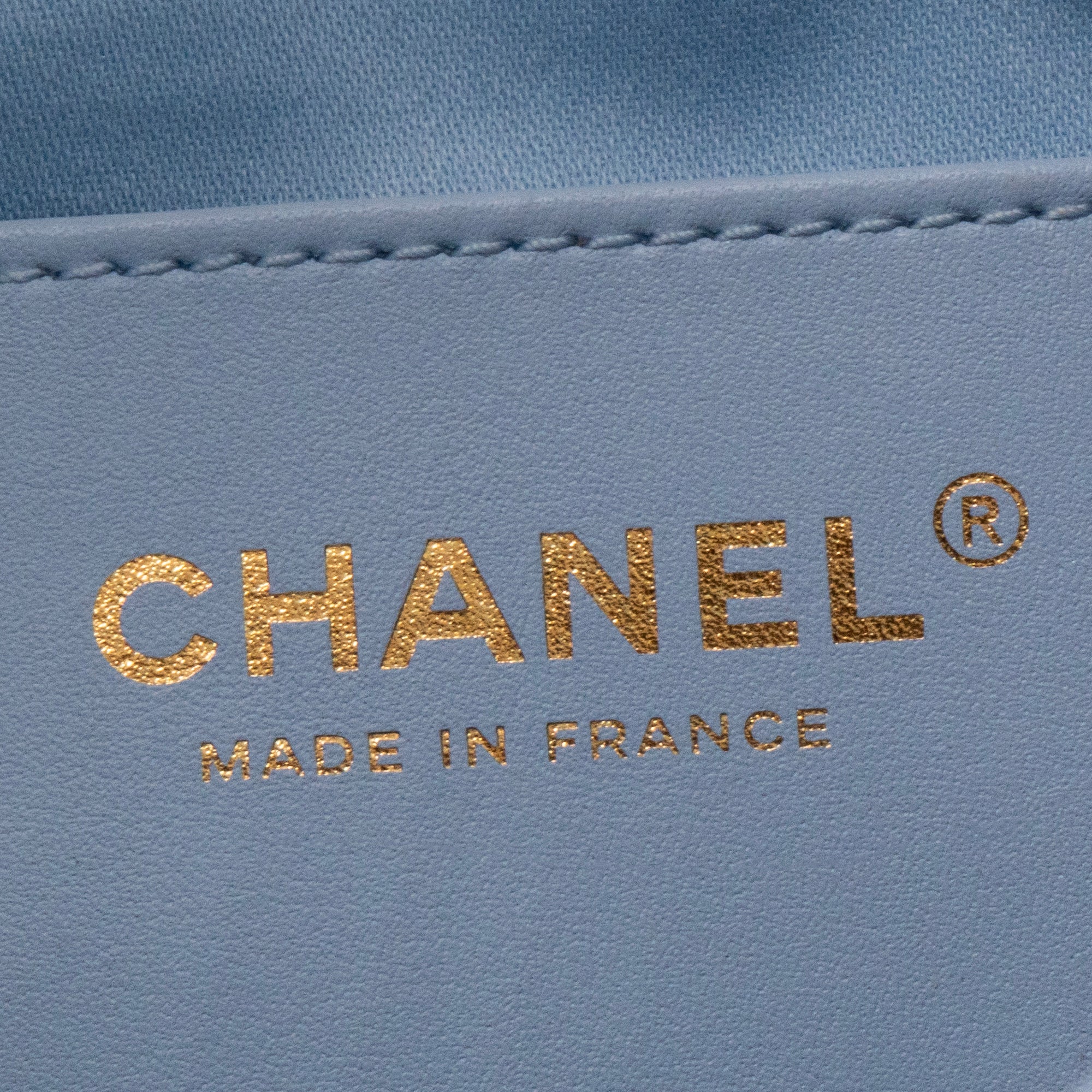 CHANEL - Sac à épaule Chanel 25 small en cuir bleu light blue
