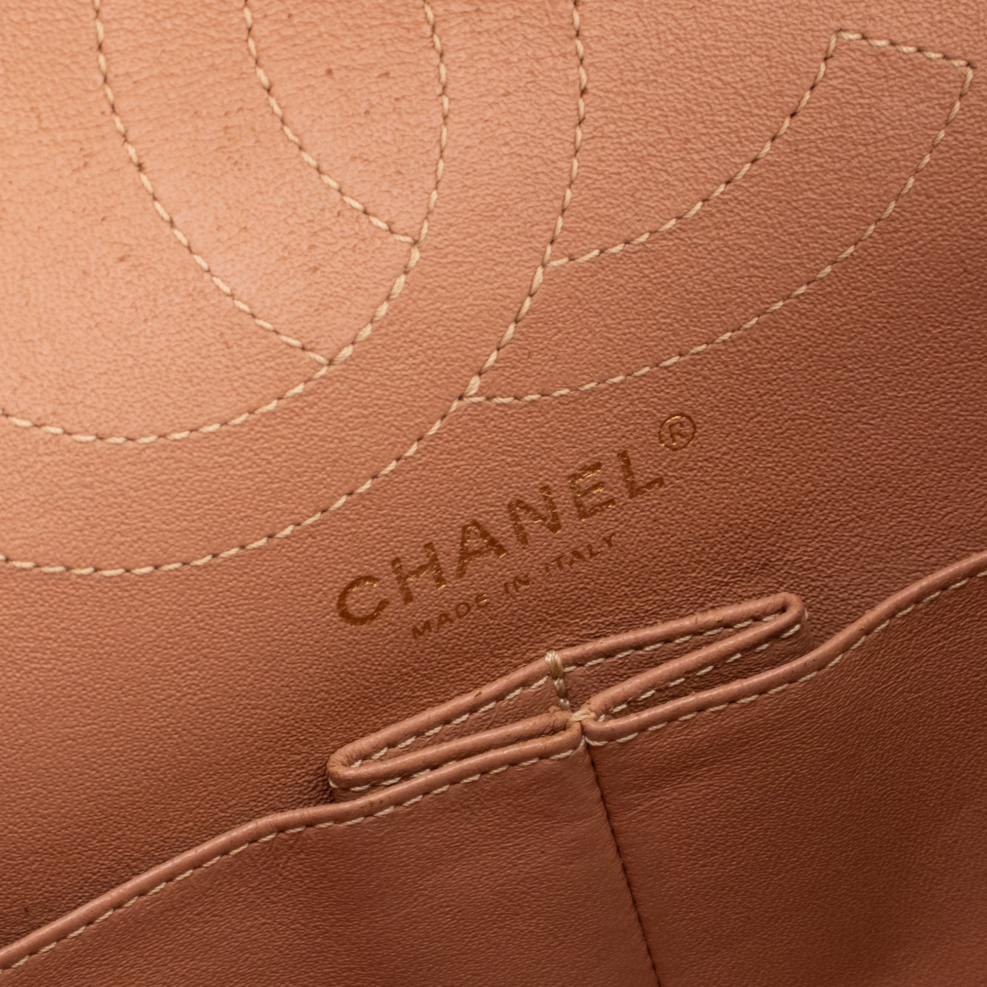 CHANEL - Sac à bandoulière 2.55 Chanel en cuir lisse marron