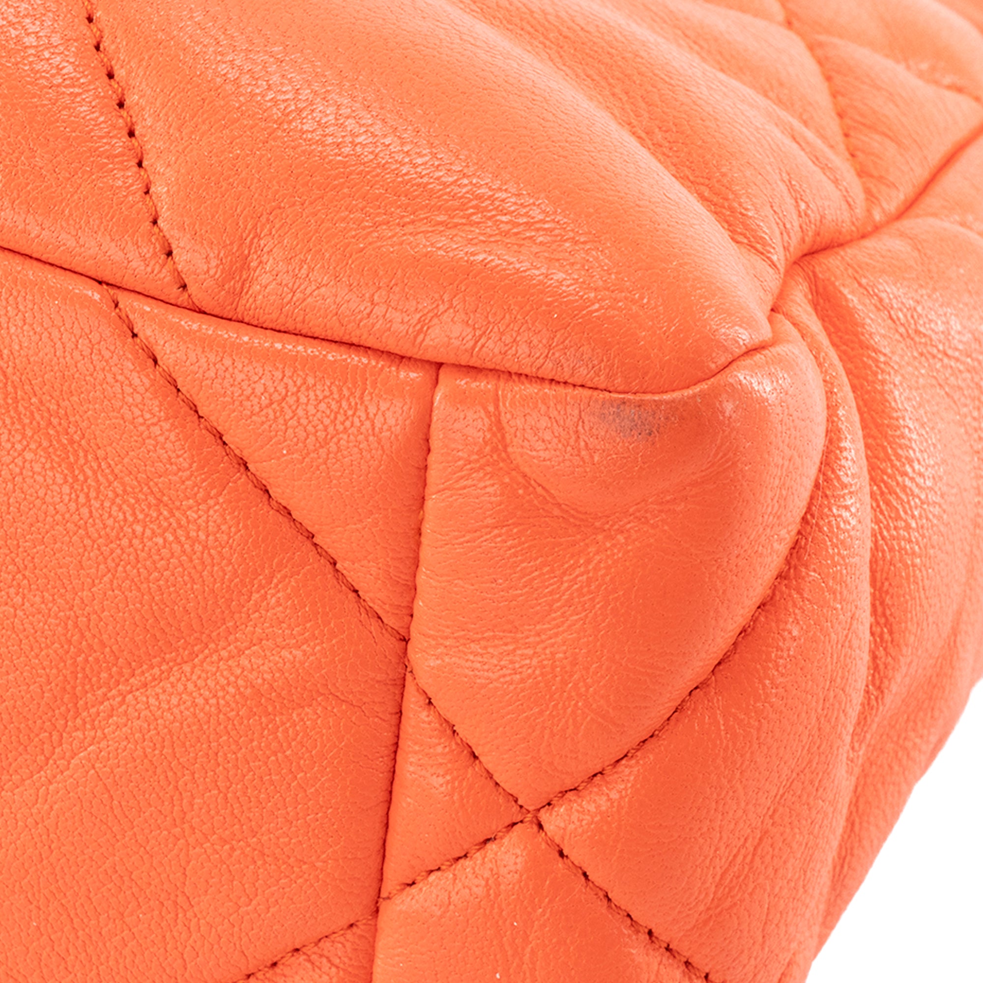 CHANEL - Sac à bandoulière 19 Chanel en cuir orange