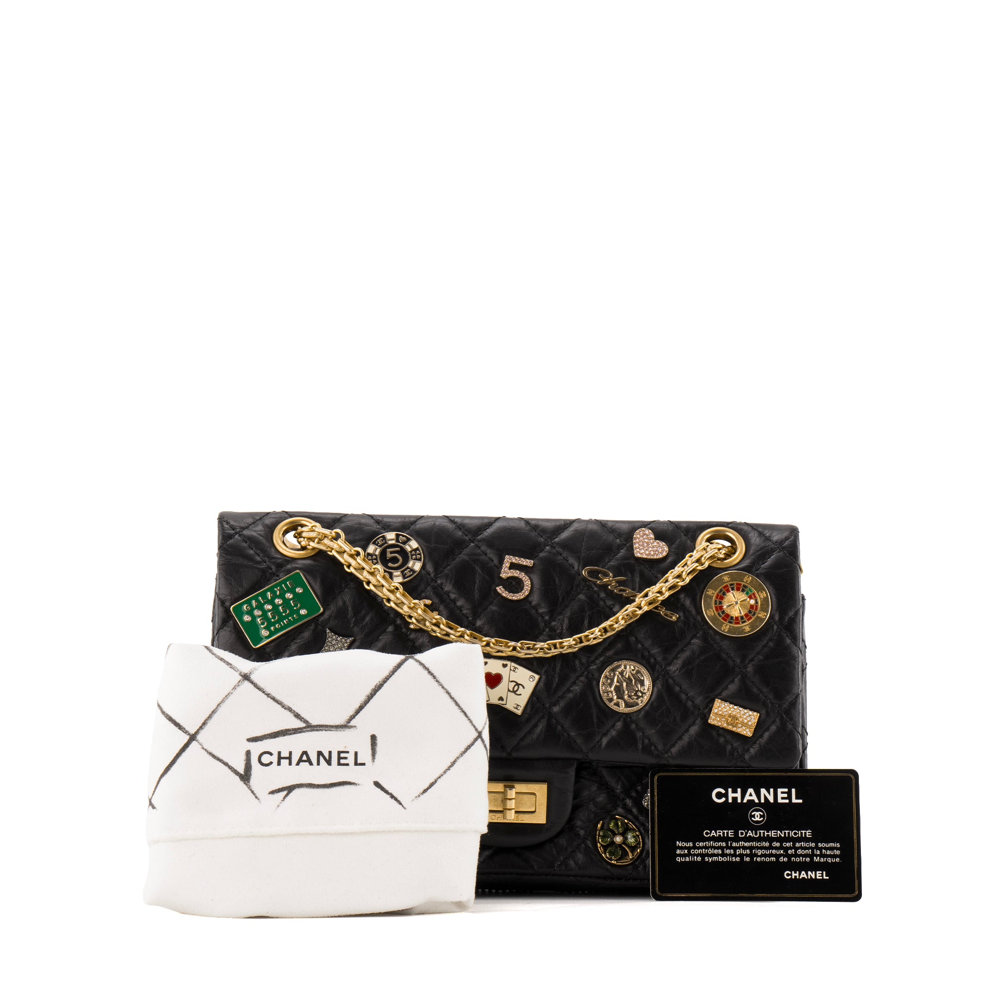 CHANEL - Sac à bandoulière 2.55 Casino Lucky Charms Chanel en cuir froissé noir