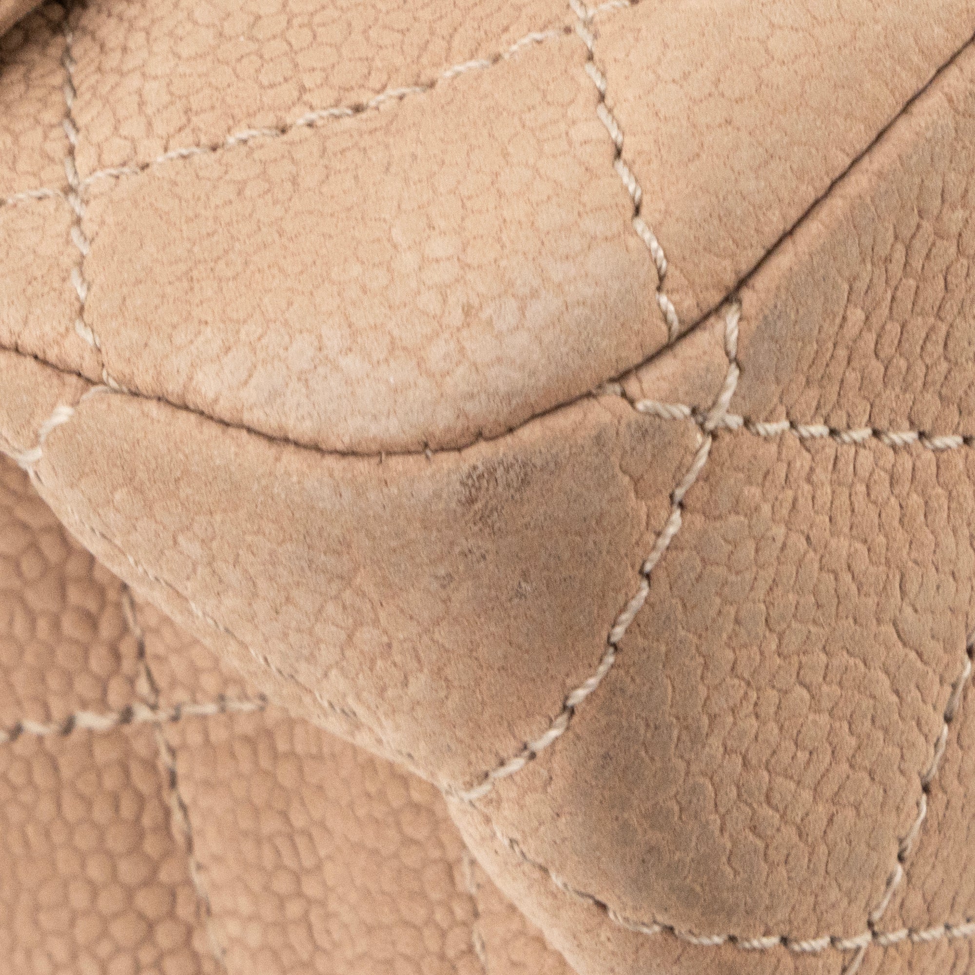 CHANEL - Sac à bandoulière 2.55 Chanel en cuir caviar marron clair