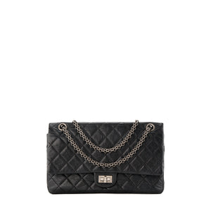 CHANEL - Sac à bandoulière 2.55 Chanel en cuir froissé noir