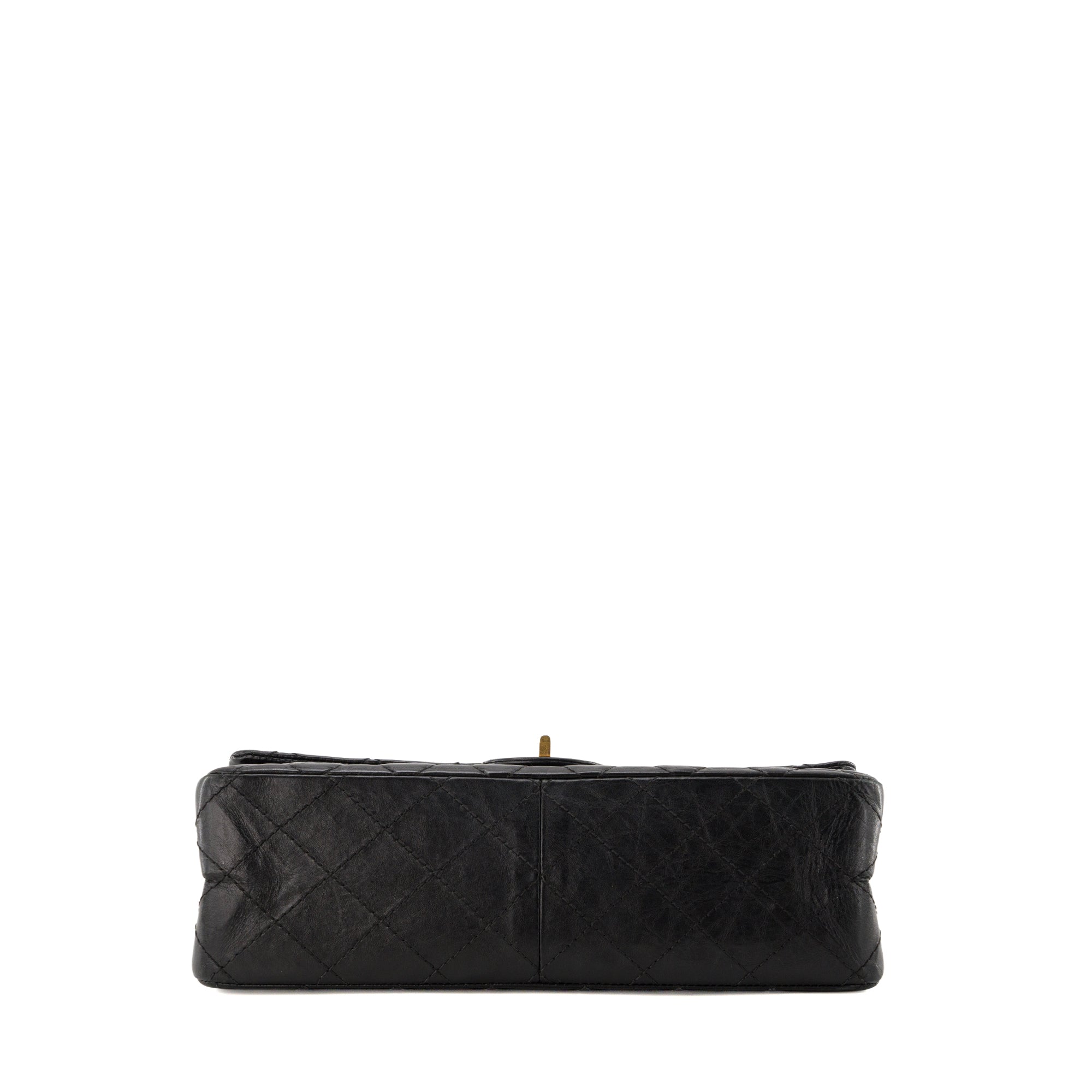 CHANEL - Sac à bandoulière 2.55 Chanel en cuir froissé noir