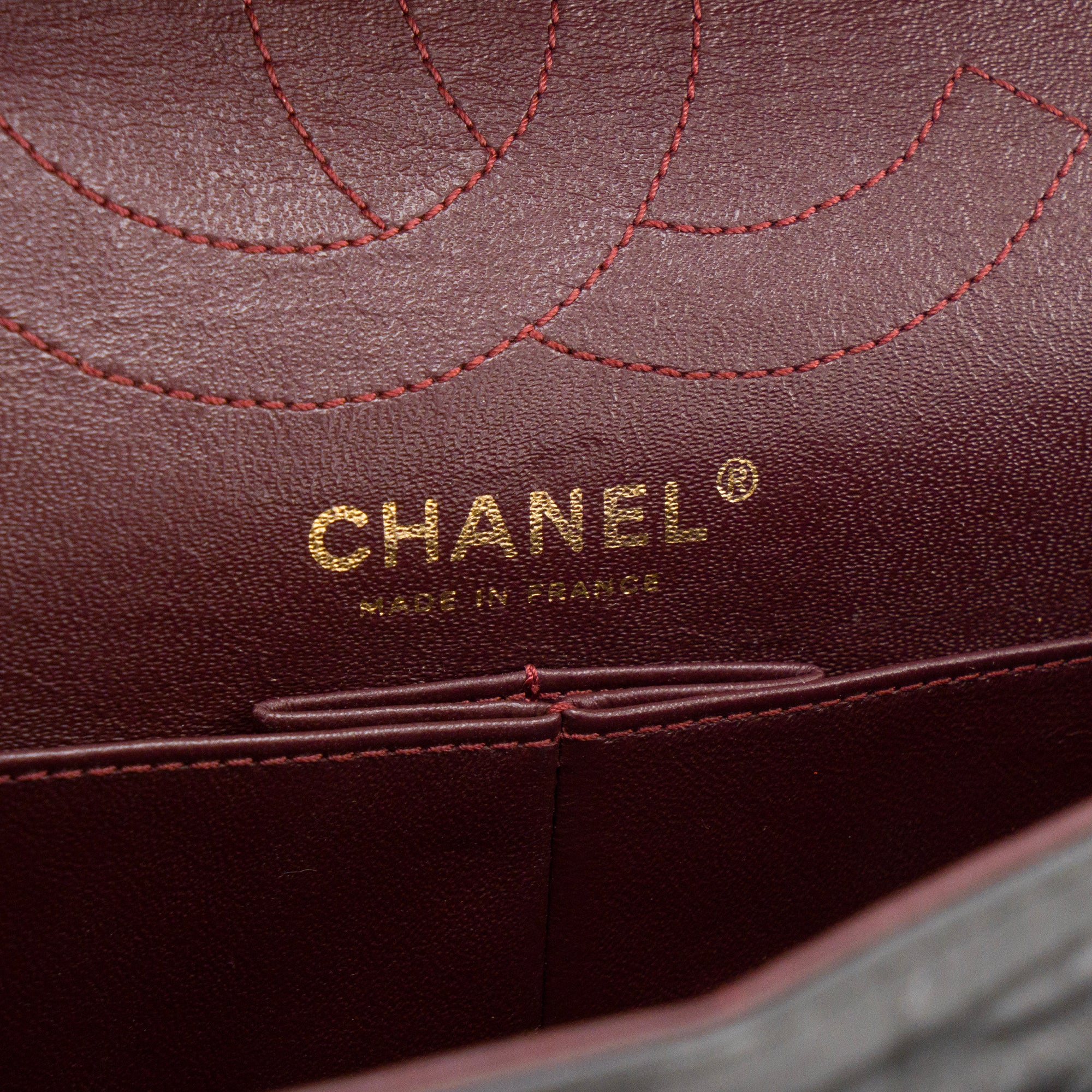 CHANEL - Sac à bandoulière 2.55 Chanel en cuir froissé noir