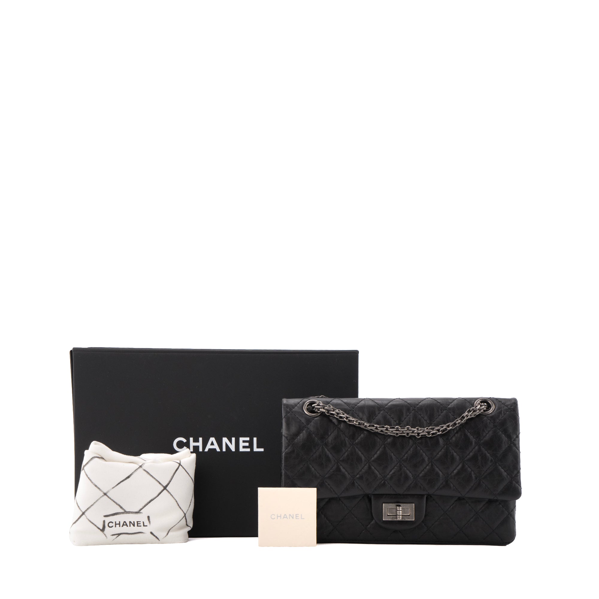 CHANEL - Sac à bandoulière 2.55 Chanel en cuir froissé noir