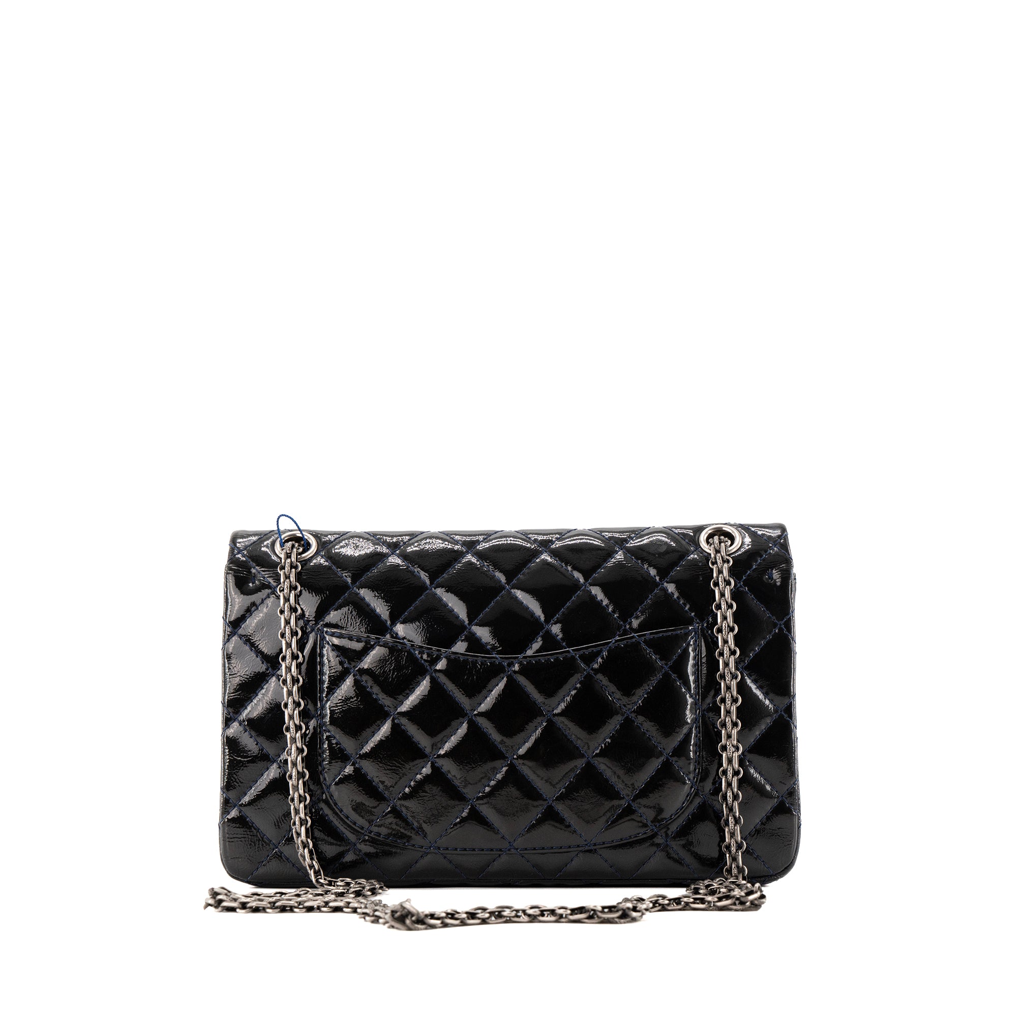 CHANEL - Sac à bandoulière 2.55 Chanel en cuir verni bleu marine