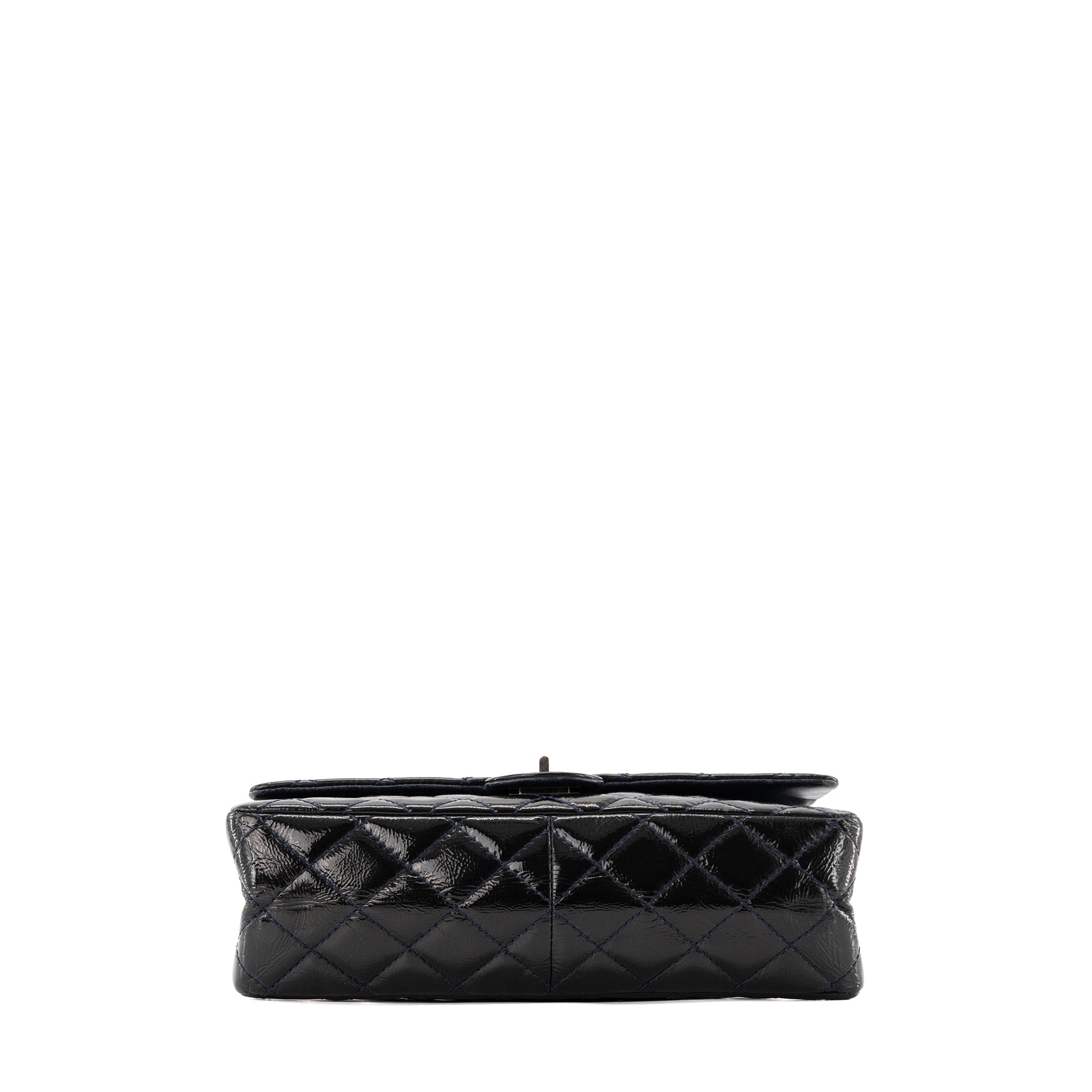 CHANEL - Sac à bandoulière 2.55 Chanel en cuir verni bleu marine