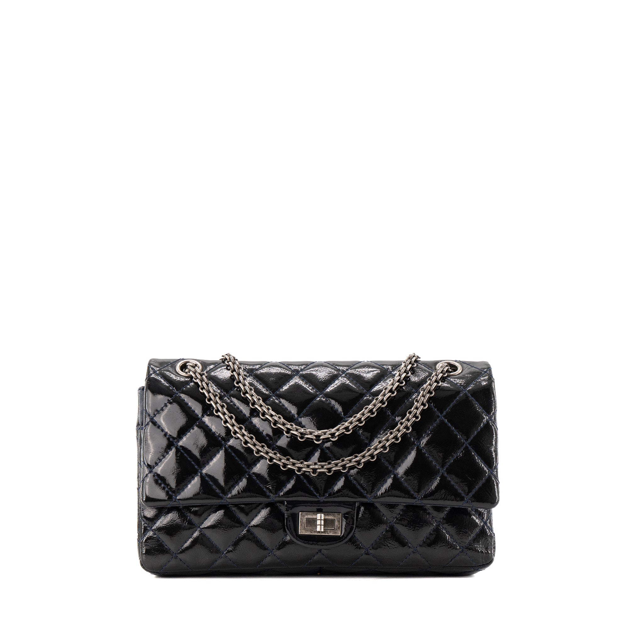 CHANEL - Sac à bandoulière 2.55 Chanel en cuir verni bleu marine