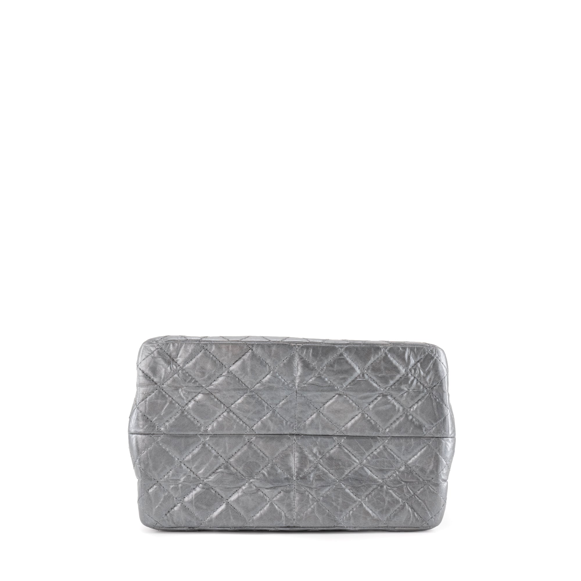 CHANEL - Sac à bandoulière 2.55 Jumbo Chanel en cuir argenté