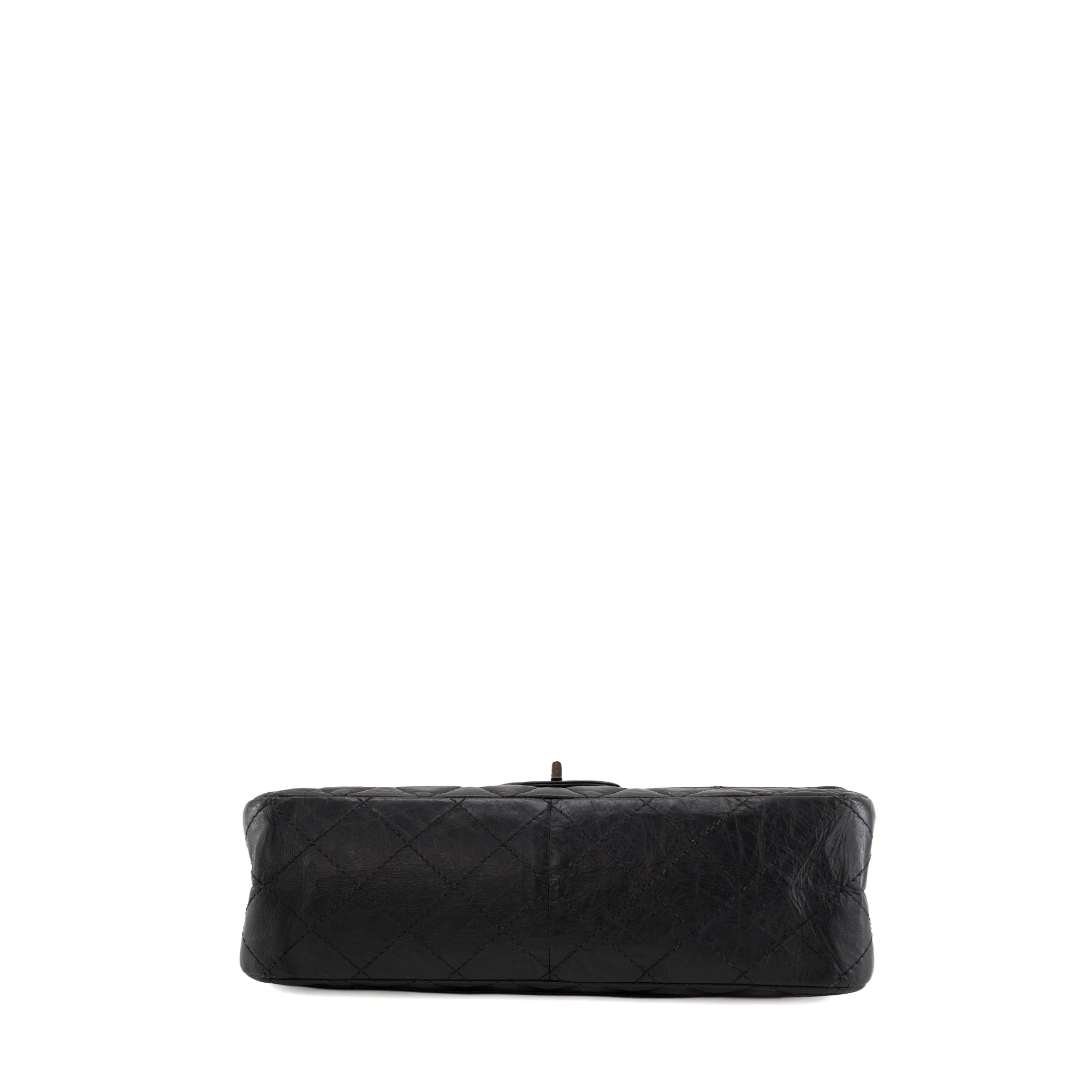 CHANEL - Sac à bandoulière 2.55 Jumbo Chanel en cuir froissé noir