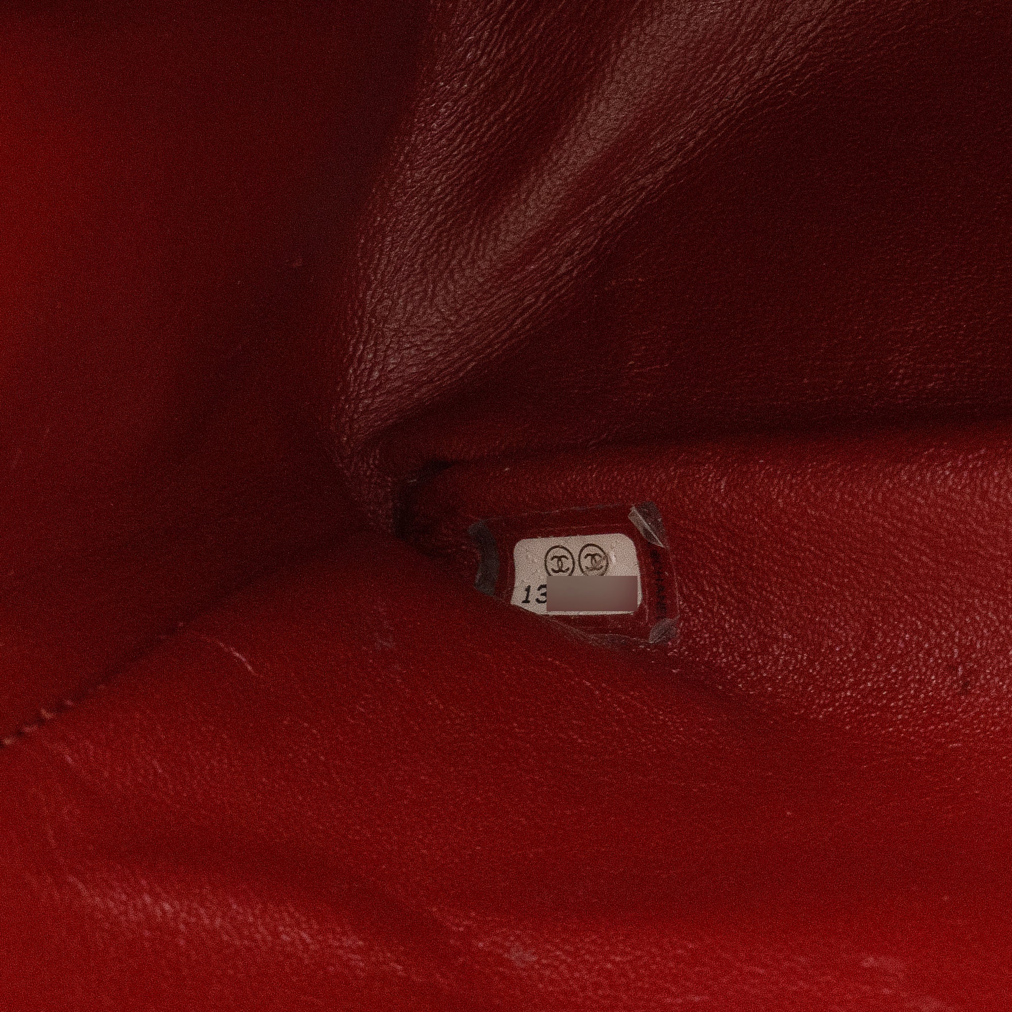 CHANEL - Sac à bandoulière 2.55 Jumbo Chanel en cuir verni bordeaux