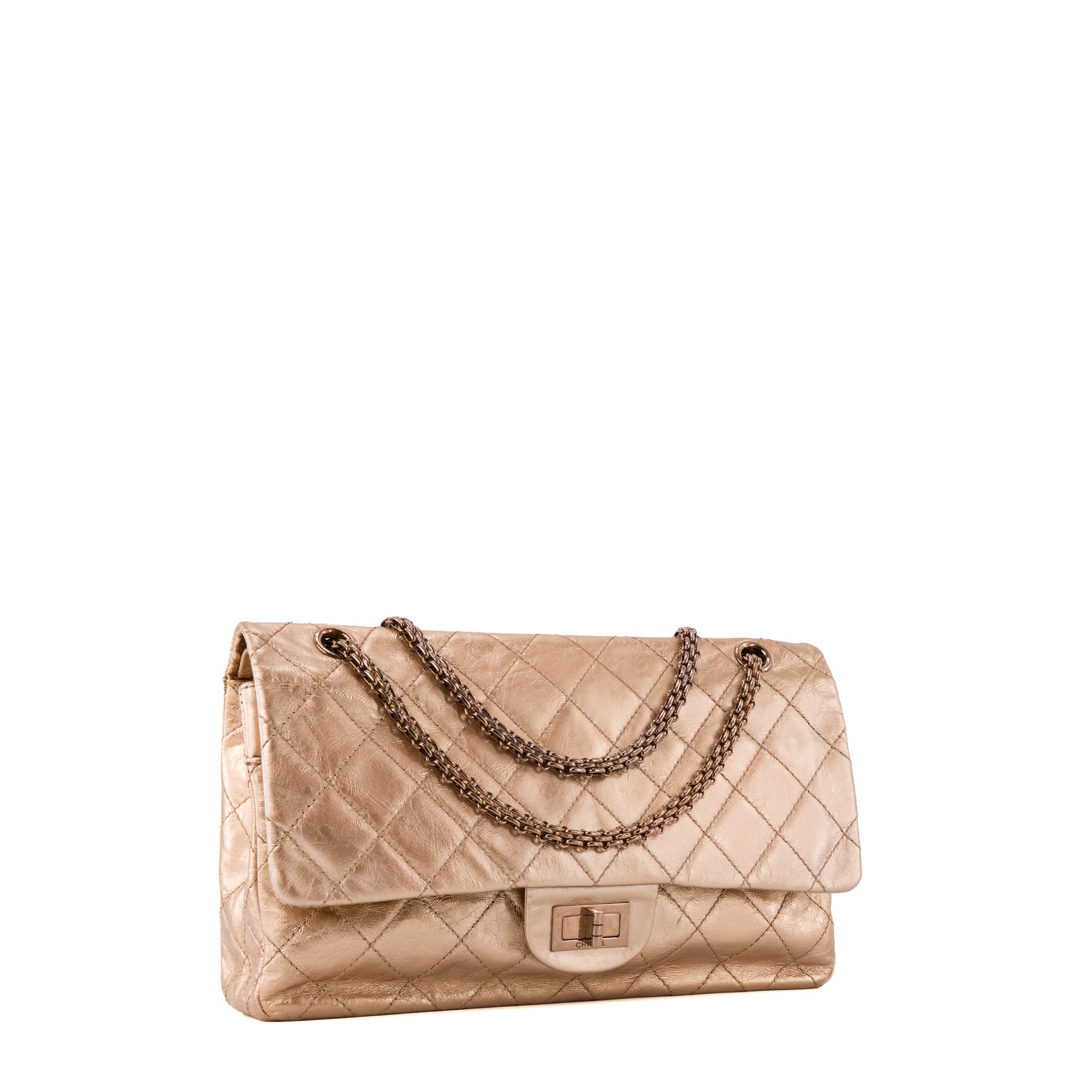 CHANEL - Sac à bandoulière 2.55 Jumbo Chanel en cuir froissé doré
